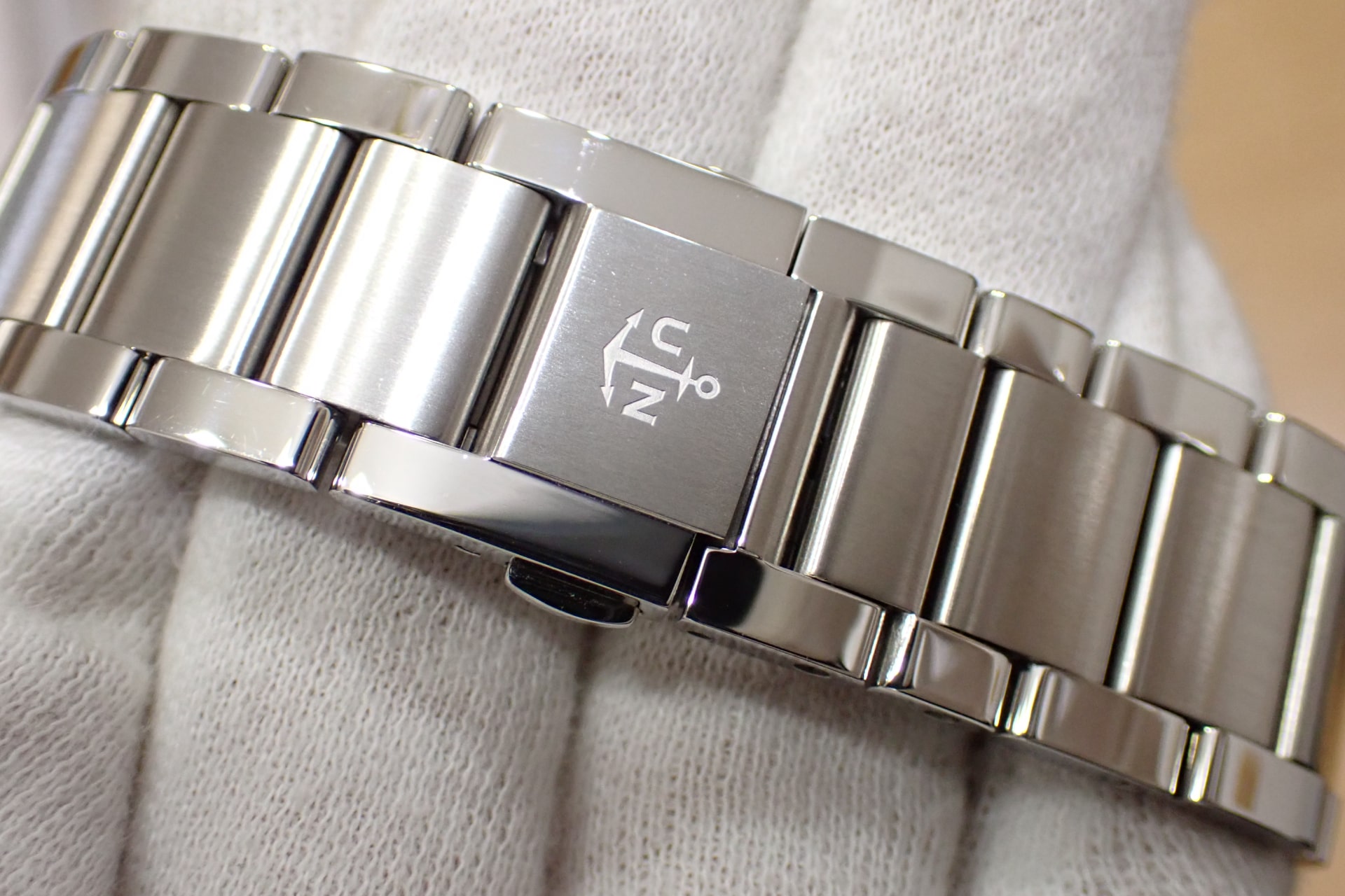 ユリスナルダン/ ULYSSE NARDIN マリーン トルピユール Ref.1183-310/43 ブルー文字盤 ステンレスブレスレットモデル