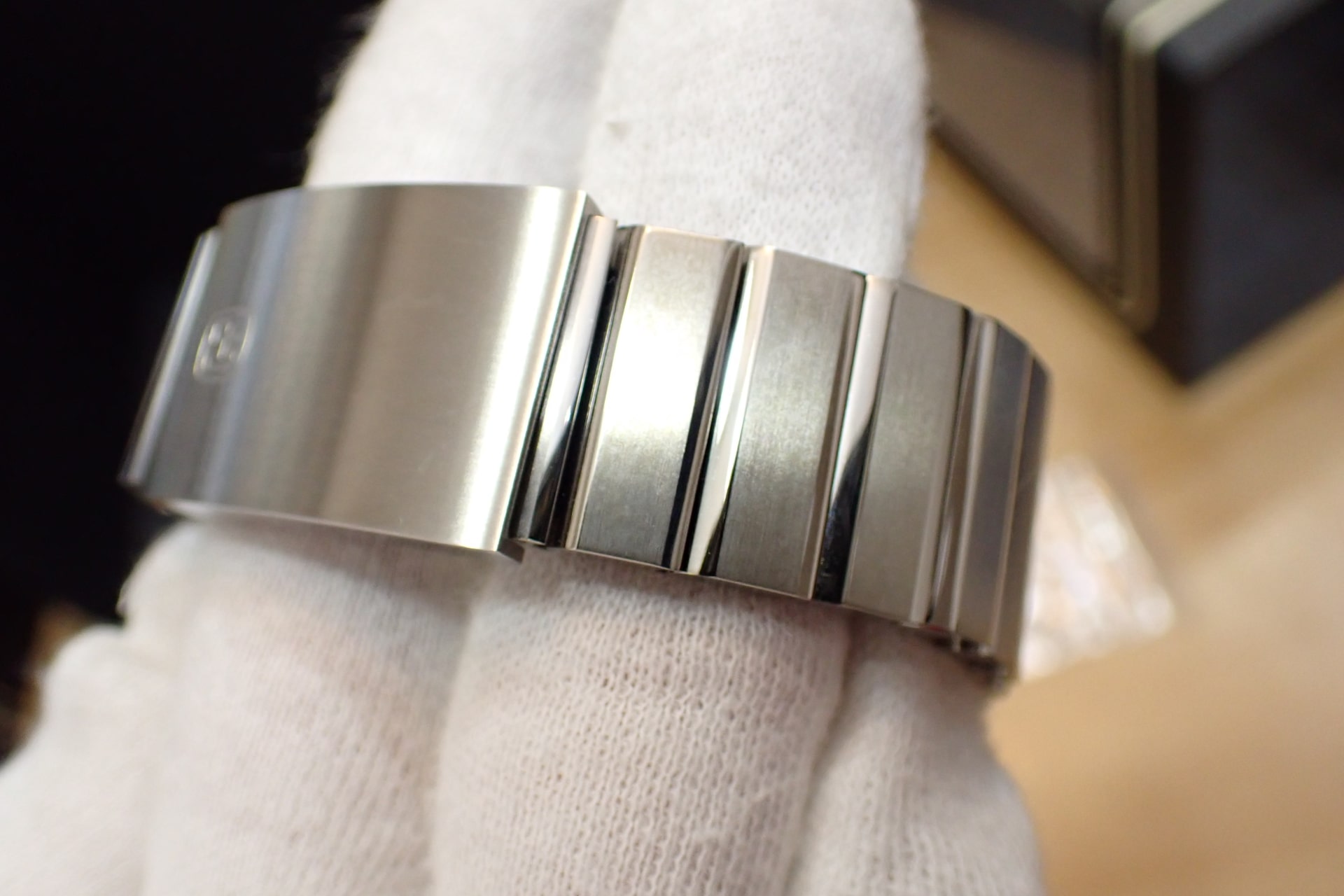 GIRARD PERREGAUX/ジラールペルゴ キャスケット Ref.39800-21-3199-6CM 世界限定820本 チタン製