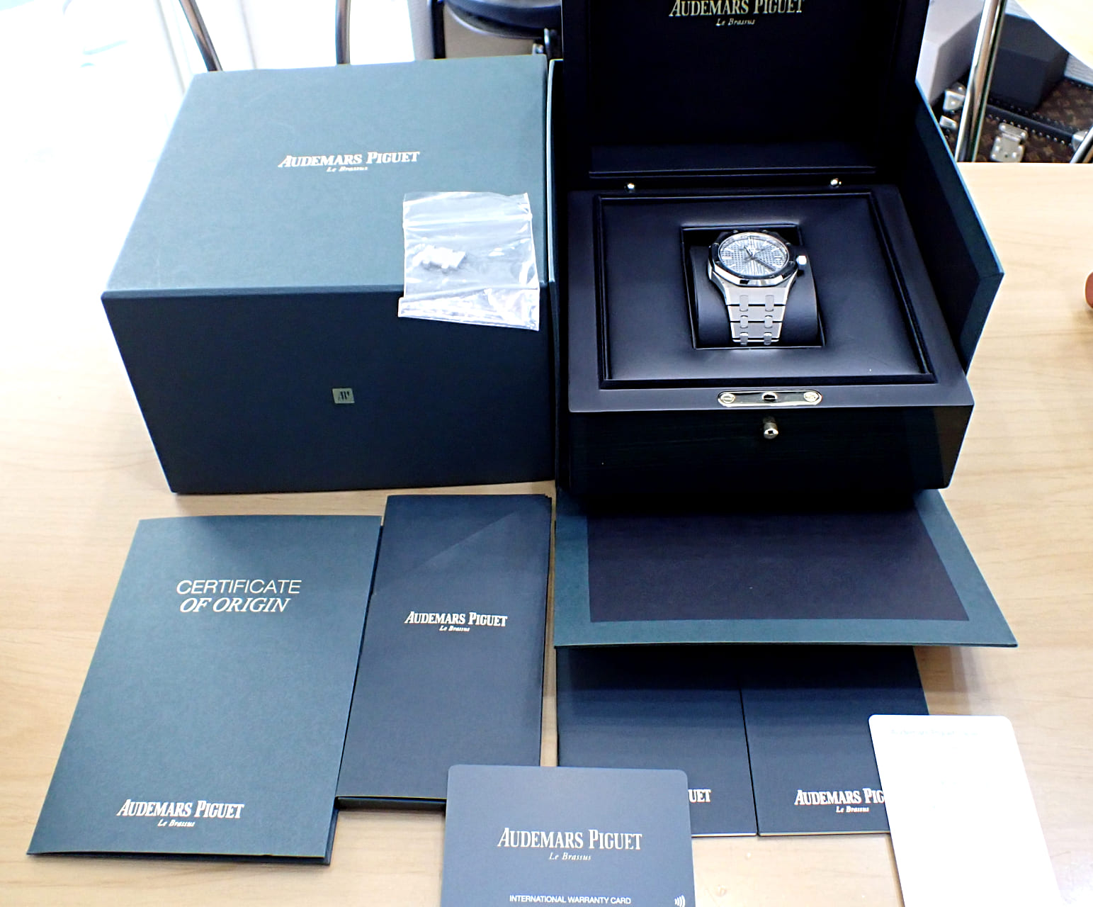 オーデマピゲ/Audemars Piguet ロイヤルオーク オートマティック 50周年記念 Ref.15550ST.OO.1356ST.03 グレー