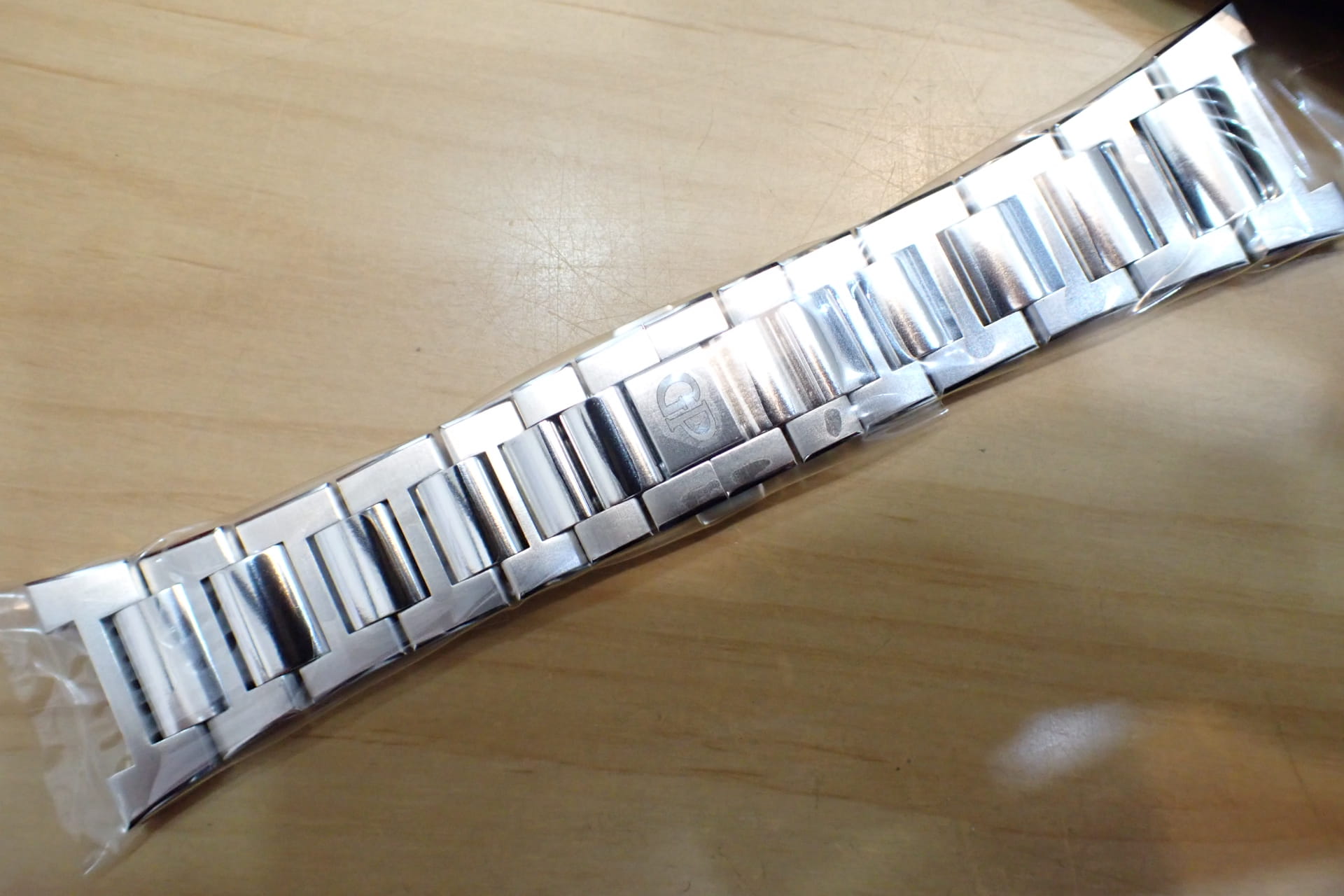 GIRARD PERREGAUX/ジラールペルゴ ロレアート 42mm クロノグラフ Ref.81020-11-131-11A シルバー文字盤