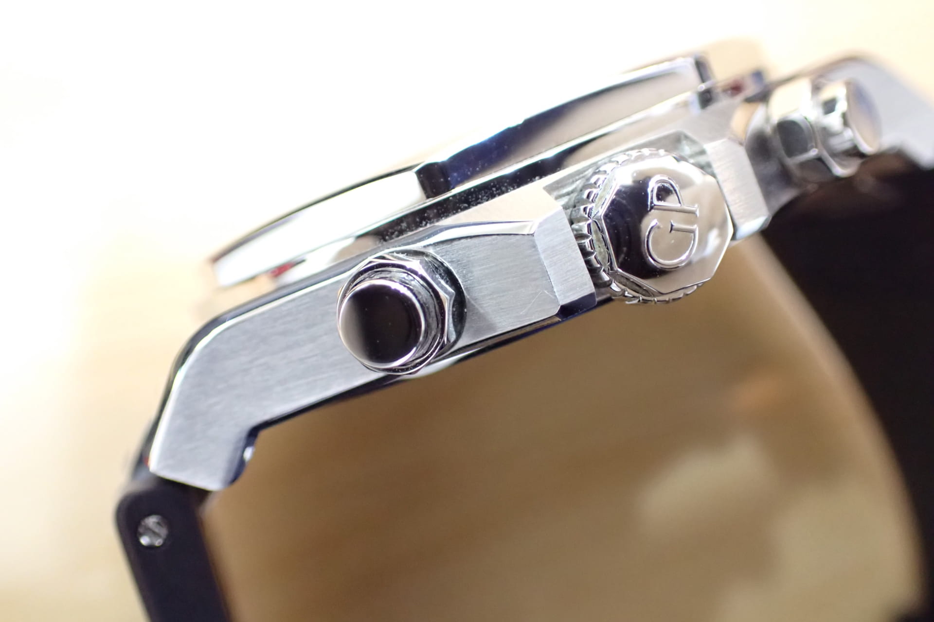 GIRARD PERREGAUX/ジラールペルゴ ロレアート 42mm クロノグラフ Ref.81020-11-131-11A シルバー文字盤