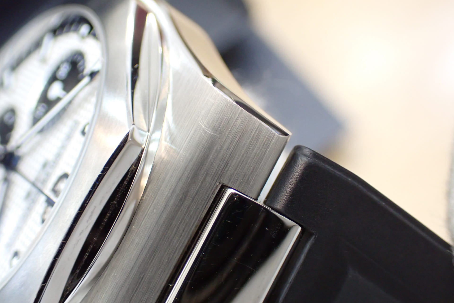 GIRARD PERREGAUX/ジラールペルゴ ロレアート 42mm クロノグラフ Ref.81020-11-131-11A シルバー文字盤