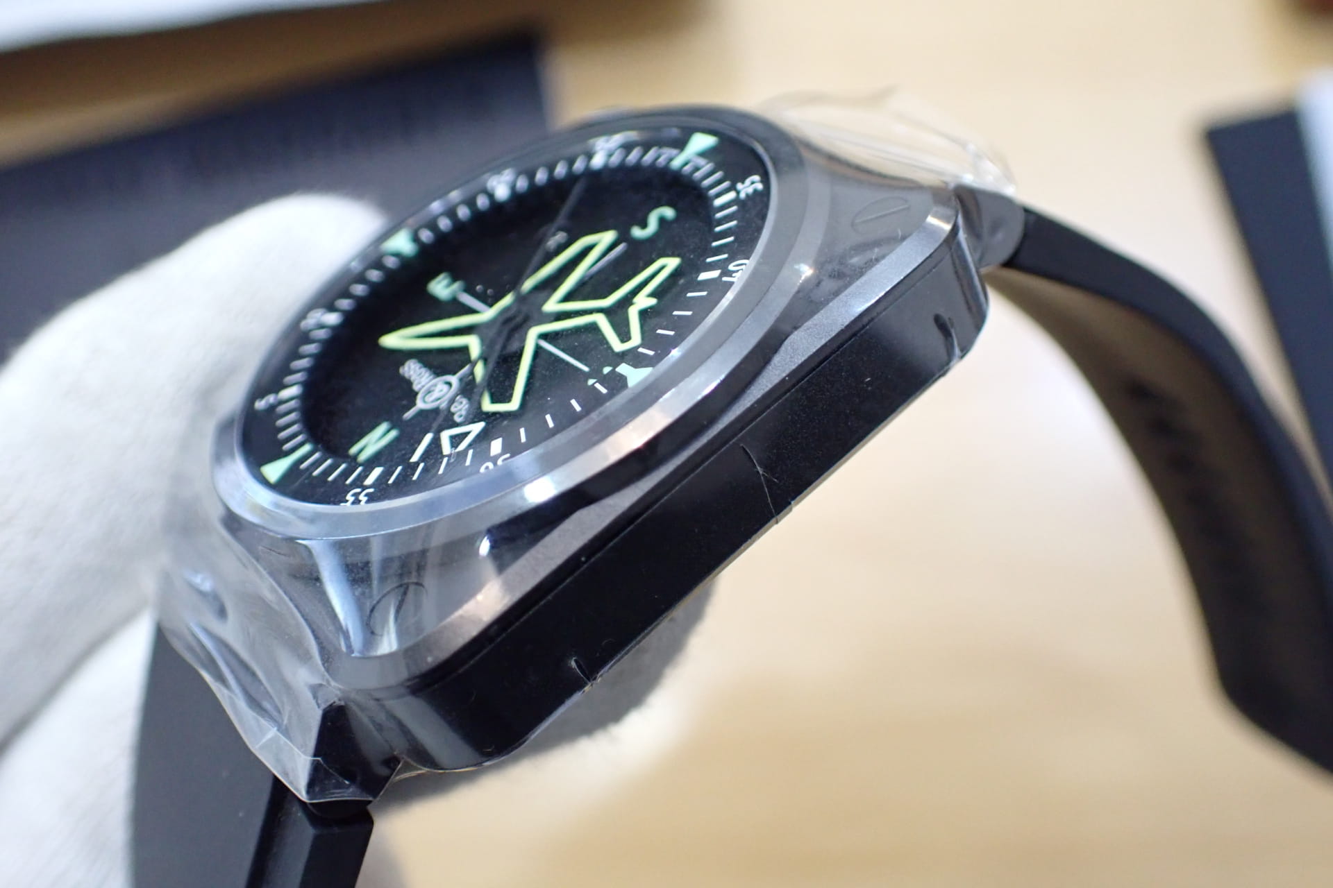 Bell&Ross/ベル&ロス BR-03 ジャイロコンパス Ref: BR03A-CPS-CE/SRB セラミック製