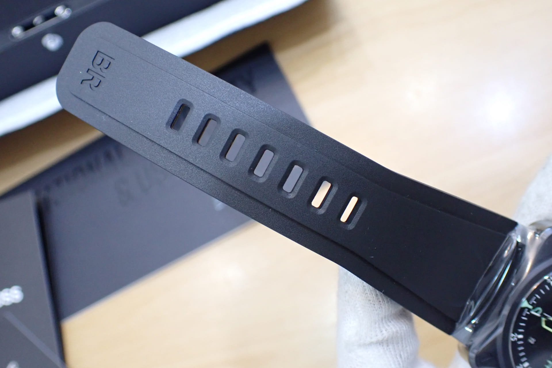 Bell&Ross/ベル&ロス BR-03 ジャイロコンパス Ref: BR03A-CPS-CE/SRB セラミック製