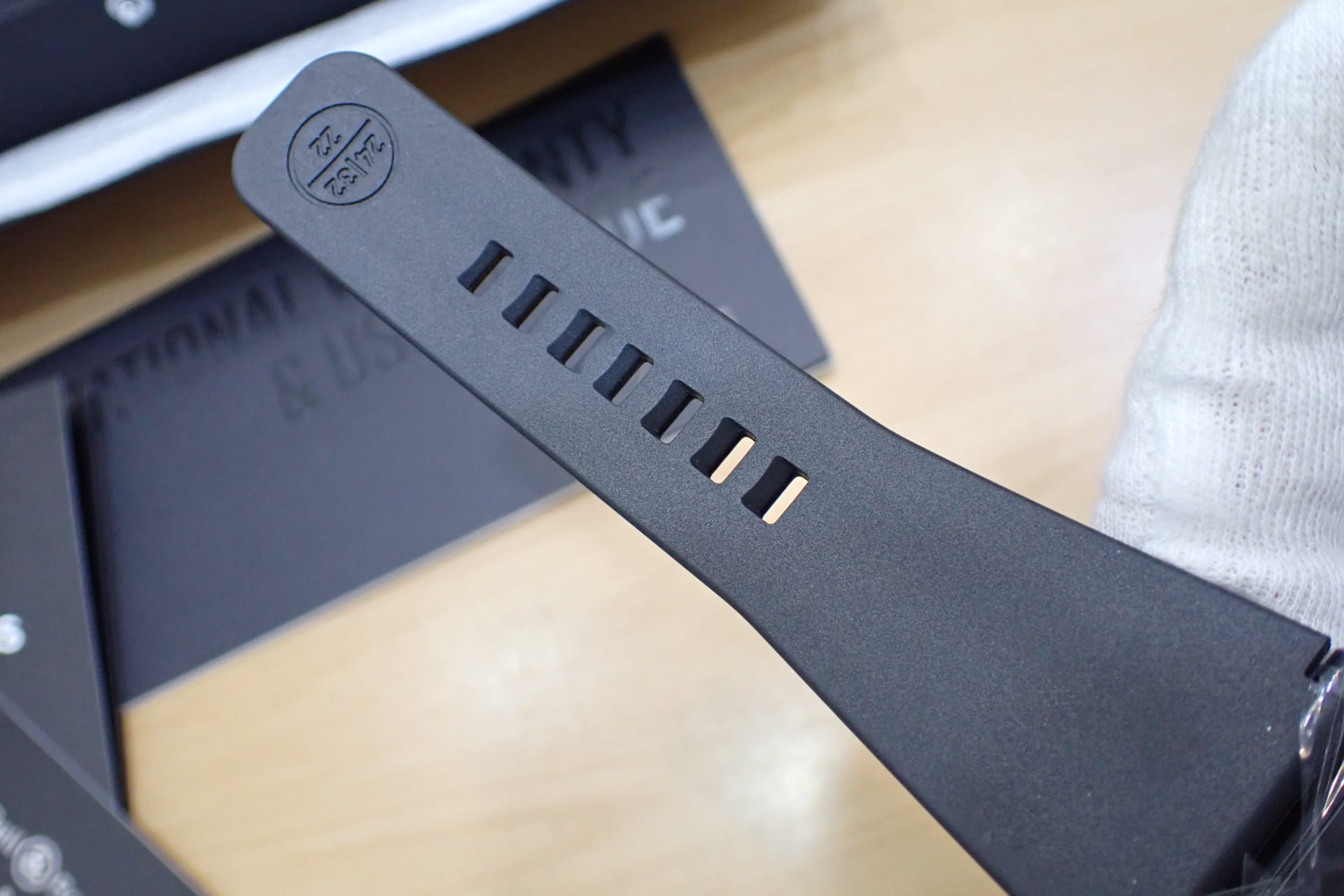 Bell&Ross/ベル&ロス BR-03 ジャイロコンパス Ref: BR03A-CPS-CE/SRB セラミック製