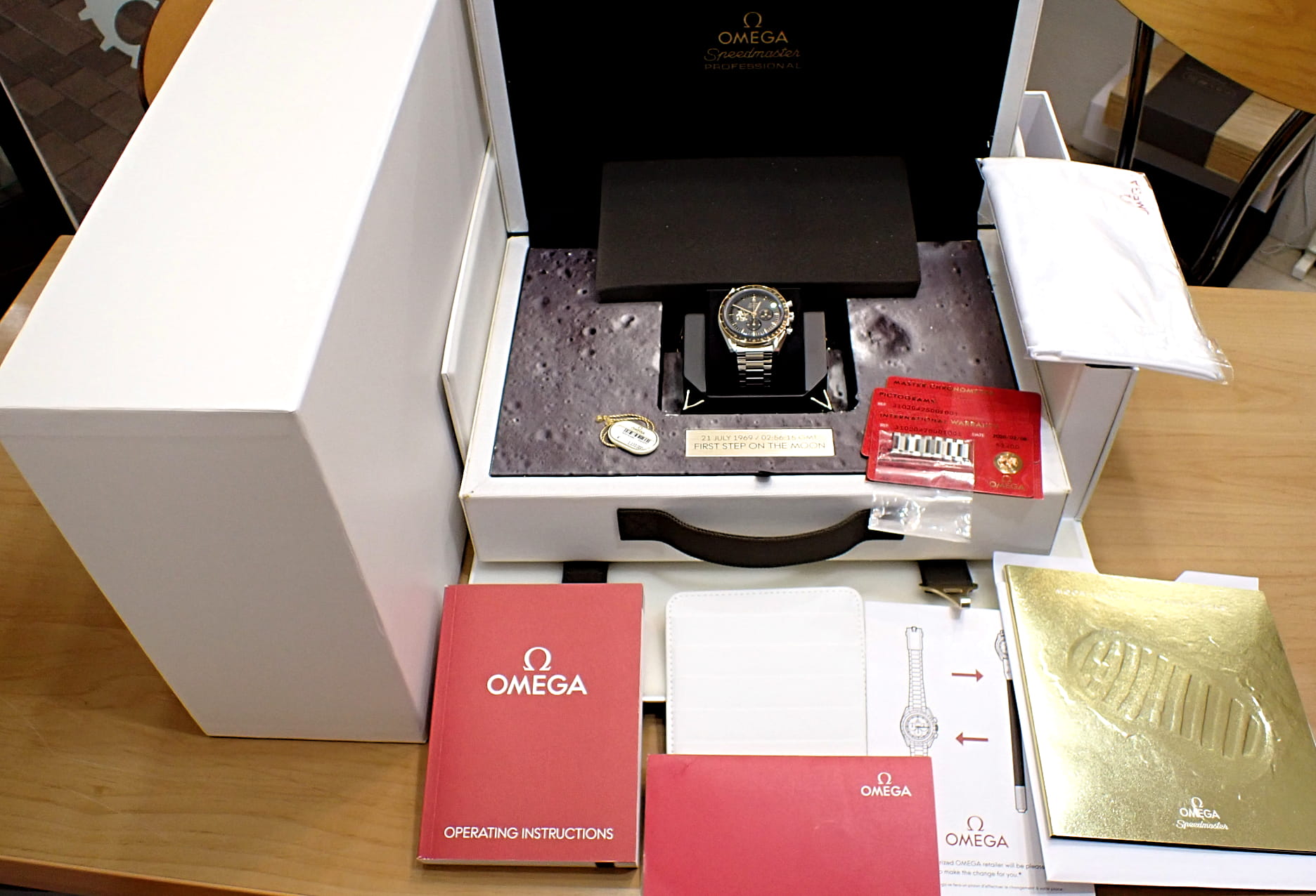 OMEGA/オメガ スピードマスター アポロ11号 50周年記念モデル 限定6969本 Ref.310.20.42.50.01.001