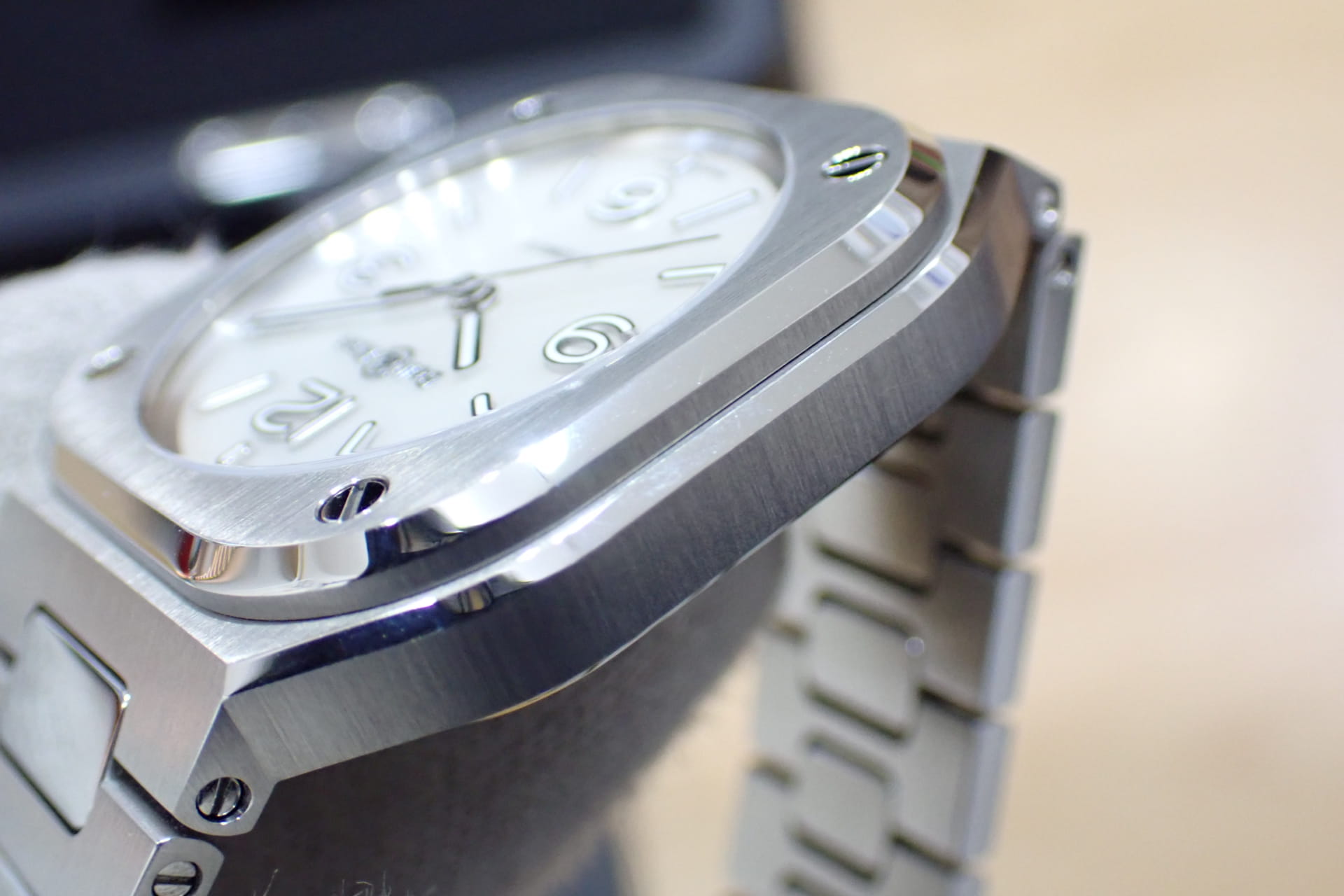 BELL&ROSS/ベル&ロス BR-05 マザーオブパール文字盤 Ref.BR05A-S-MP-ST/SST