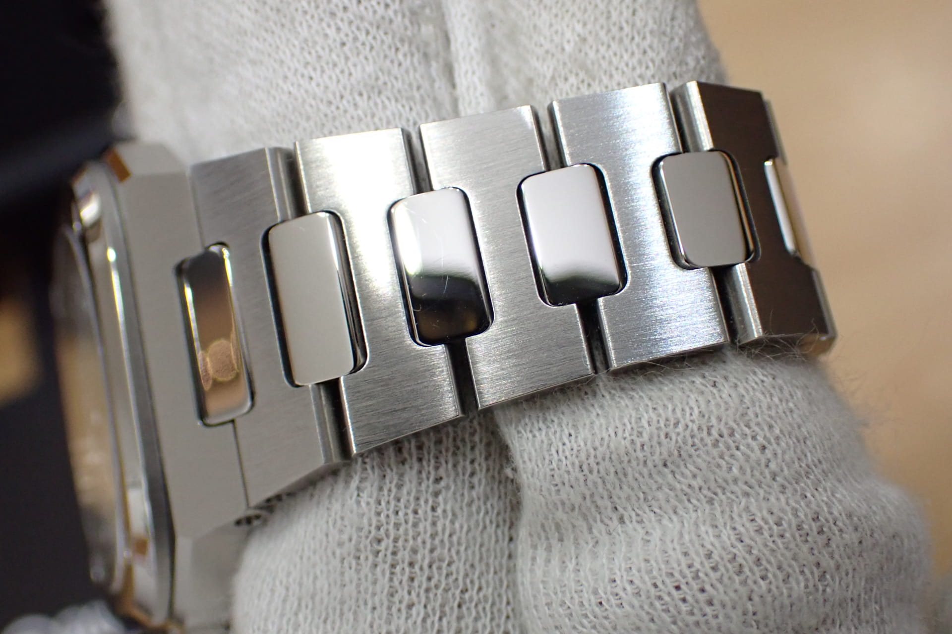 BELL&ROSS/ベル&ロス BR-05 マザーオブパール文字盤 Ref.BR05A-S-MP-ST/SST