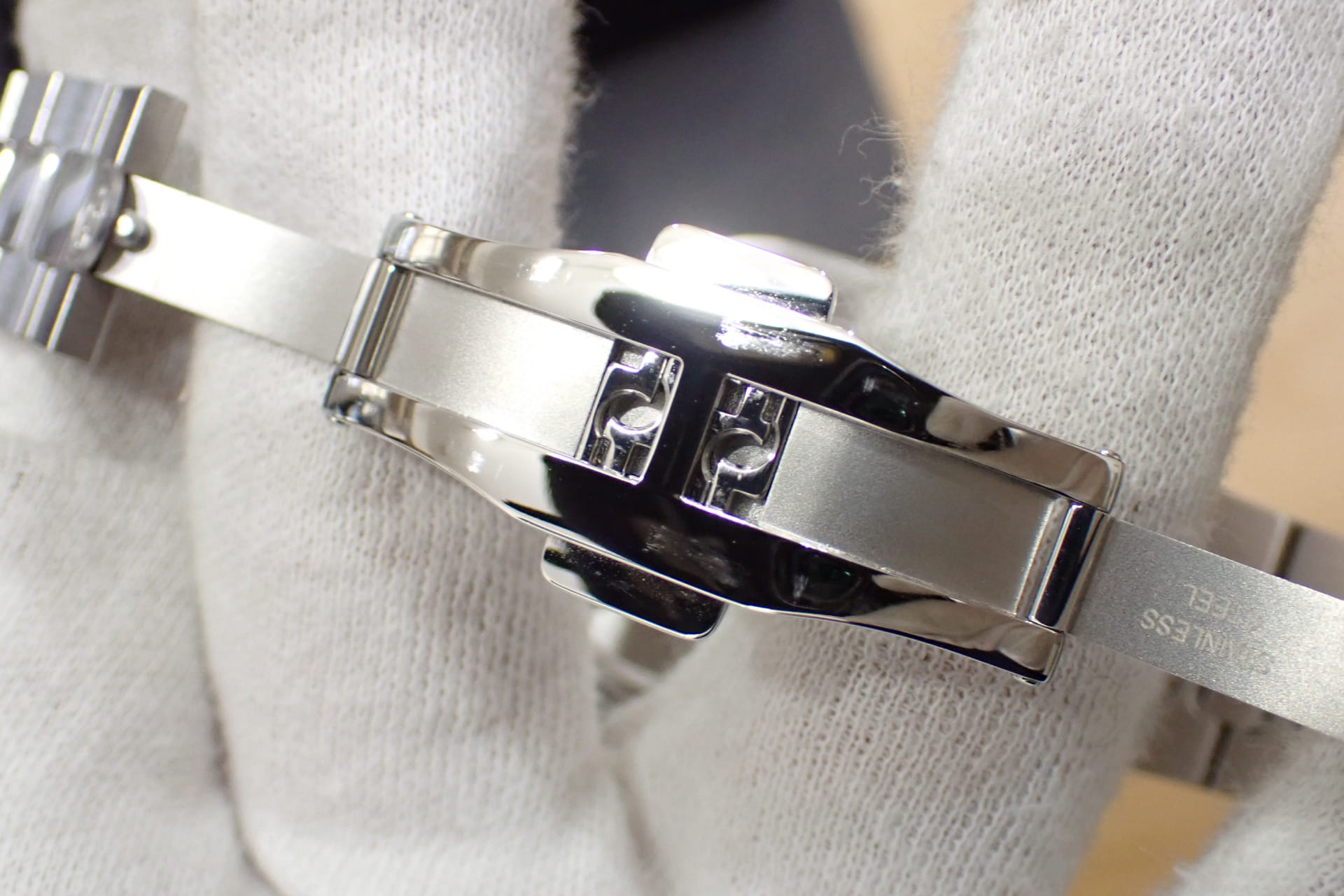 BELL&ROSS/ベル&ロス BR-05 マザーオブパール文字盤 Ref.BR05A-S-MP-ST/SST