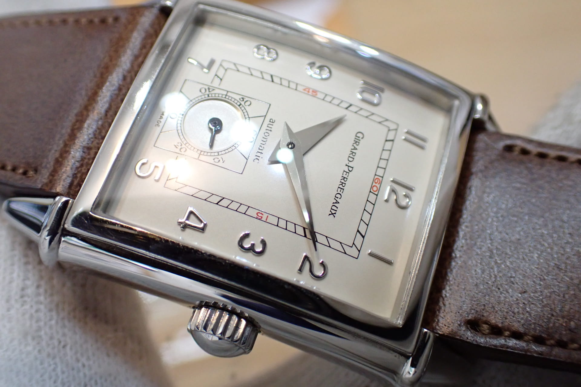 GIRARD PERREGAUX/ジラール ペルゴ ヴィンテージ1945 Ref.25930.1.11.105S