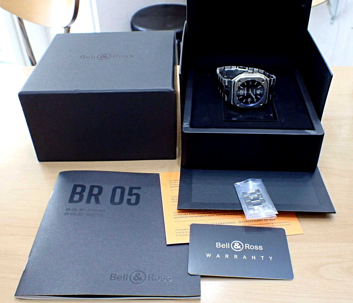 Bell&Ross/ベル&ロス BR05 ネイビー文字盤 Ref.BR05A-BLU-ST/SST