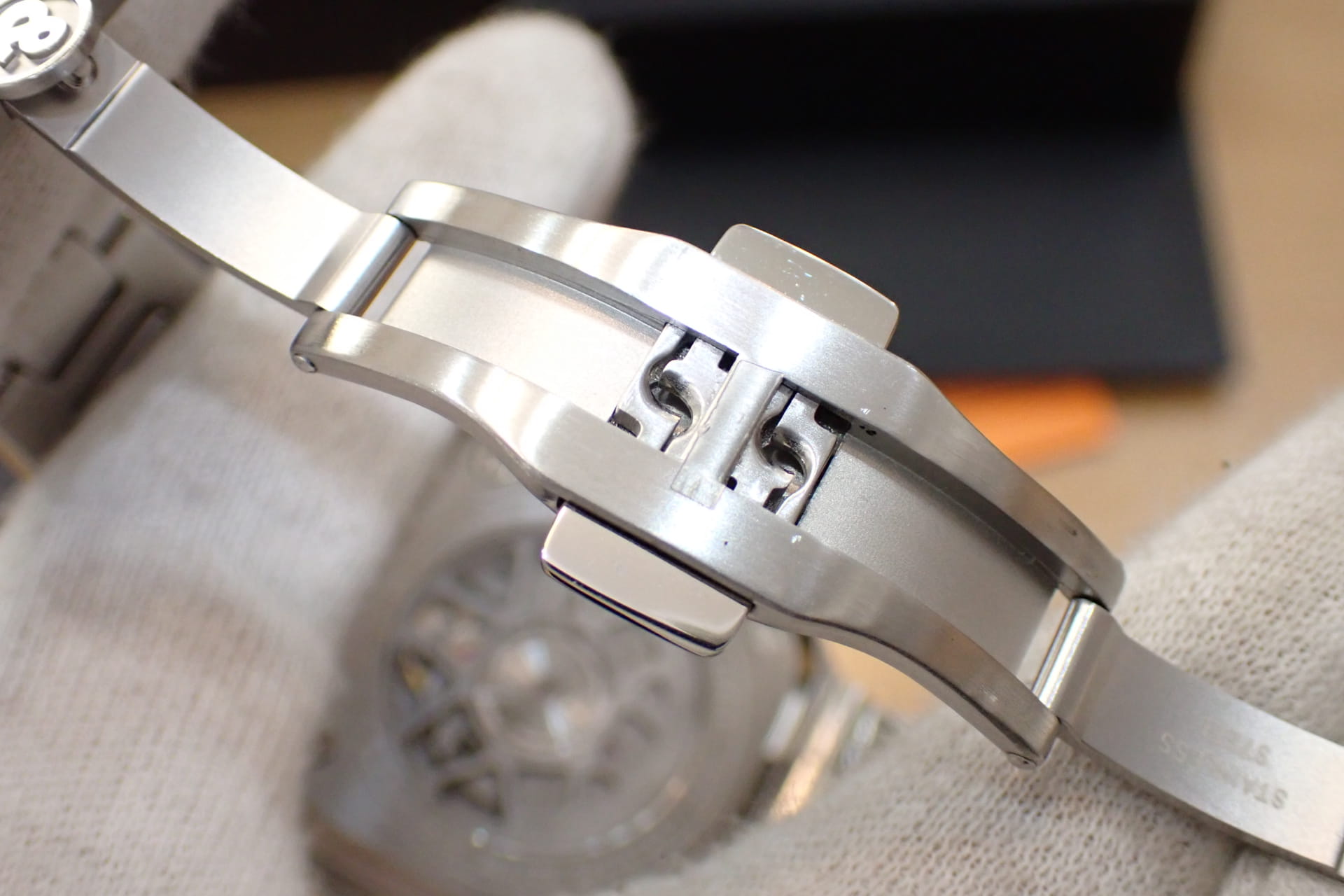 Bell&Ross/ベル&ロス BR05 ネイビー文字盤 Ref.BR05A-BLU-ST/SST