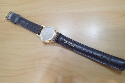 オリスの手巻き時計、7305の背面