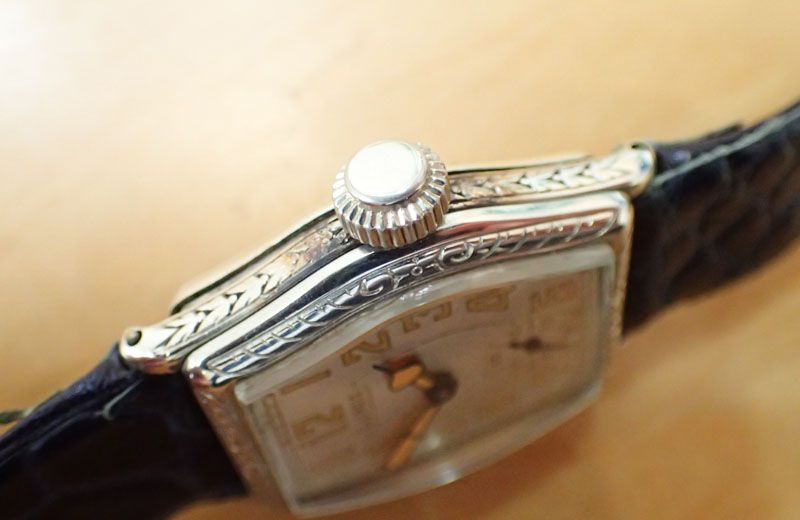 中古【ILLINOIS】イリノイ 14KGF彫刻ケース アールデコ 1920年代 手巻きアンティーク時計