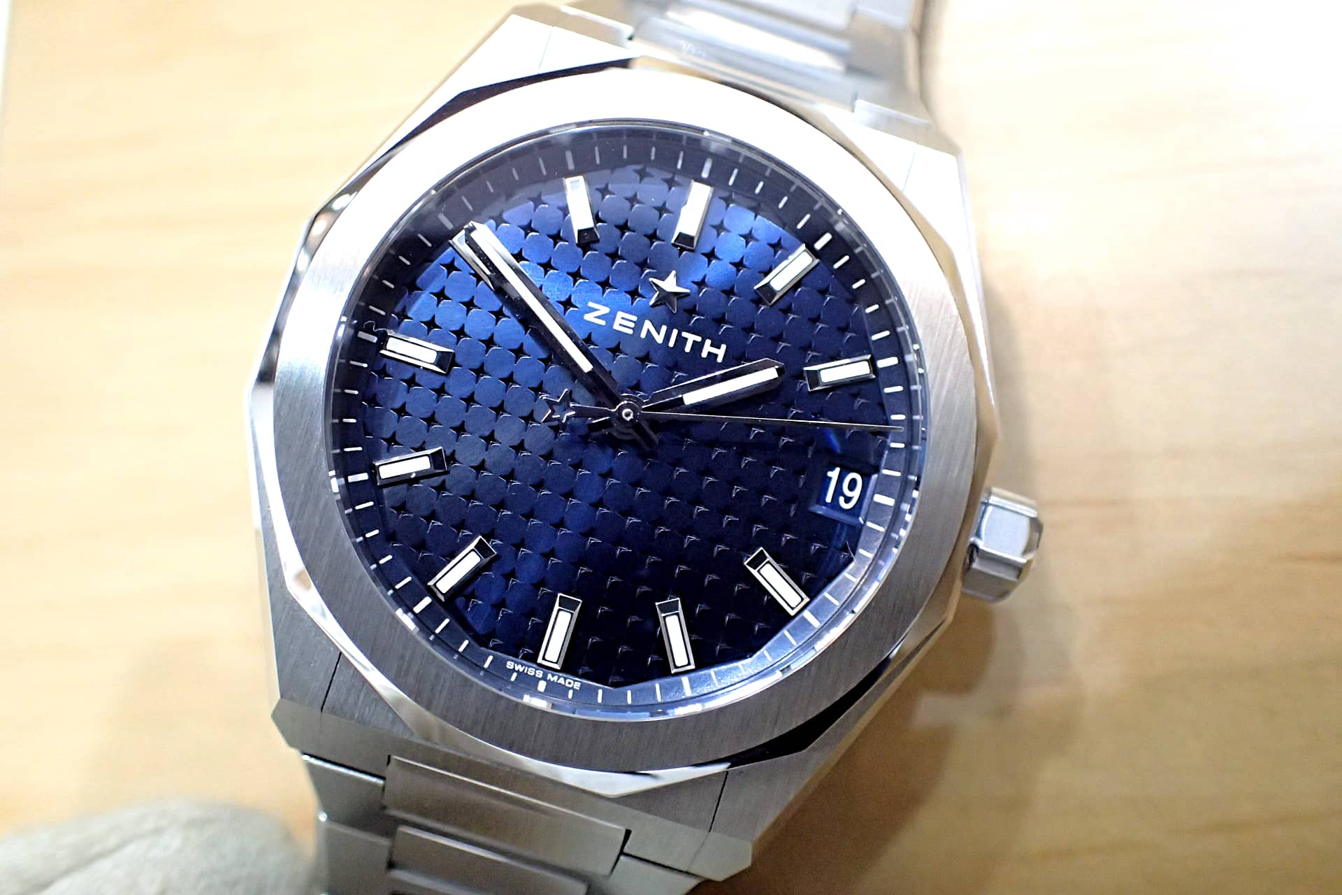 ゼニス デファイ スカイライン ブルー文字盤 腕時計 ラグスポ 新品