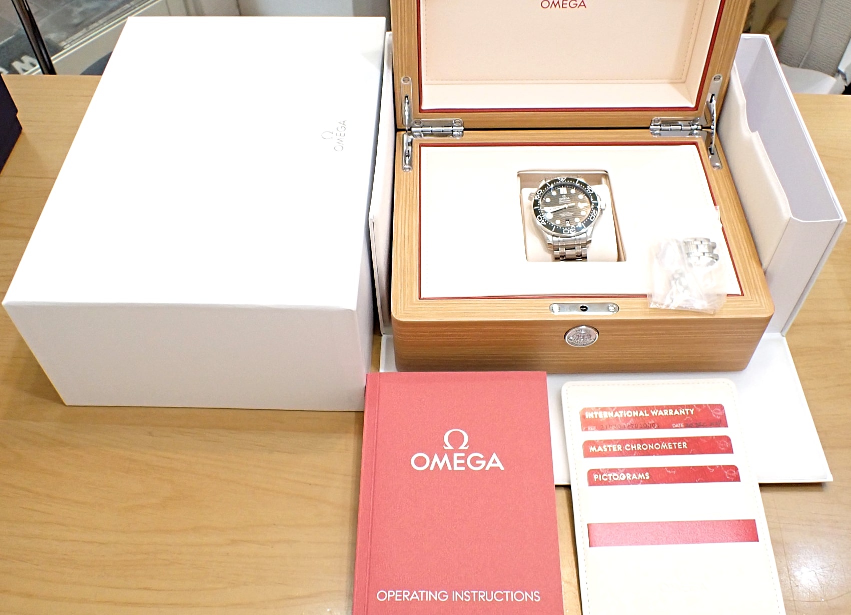 オメガ/OMEGA シーマスター ダイバー300m コーアクシャル マスタークロノメーター Ref.210.30.42.20.10.001 グリーン文字盤