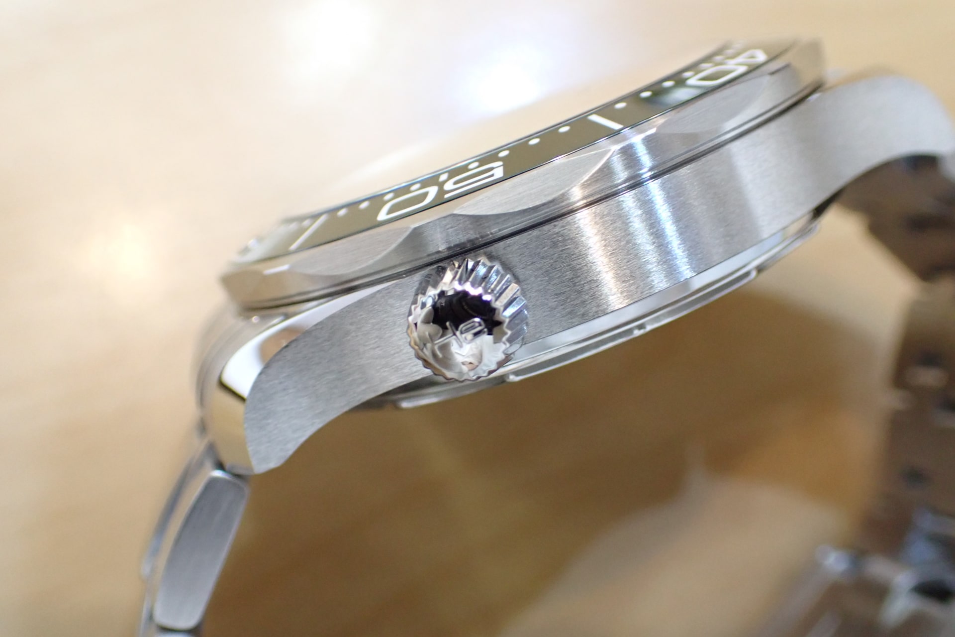 オメガ/OMEGA シーマスター ダイバー300m コーアクシャル マスタークロノメーター Ref.210.30.42.20.10.001 グリーン文字盤