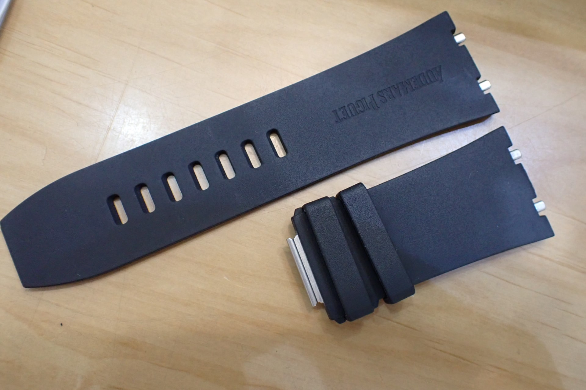 AUDEMARS PIGUET/オーデマピゲ ロイヤルオーク オフショア ダイバー　Ref.15720ST.OO.A027CA.01　ブルー文字盤