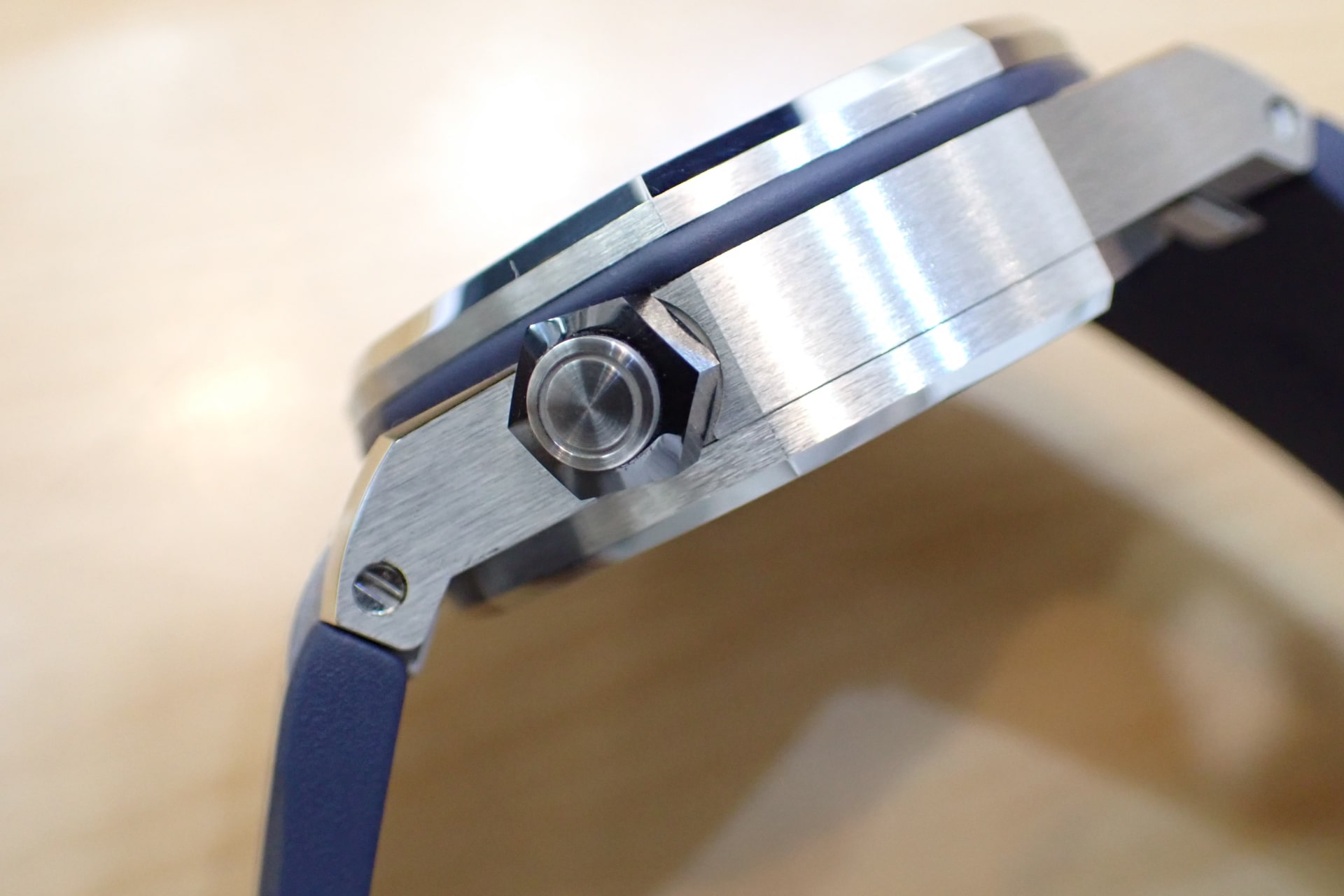 AUDEMARS PIGUET/オーデマピゲ ロイヤルオーク オフショア ダイバー　Ref.15720ST.OO.A027CA.01　ブルー文字盤