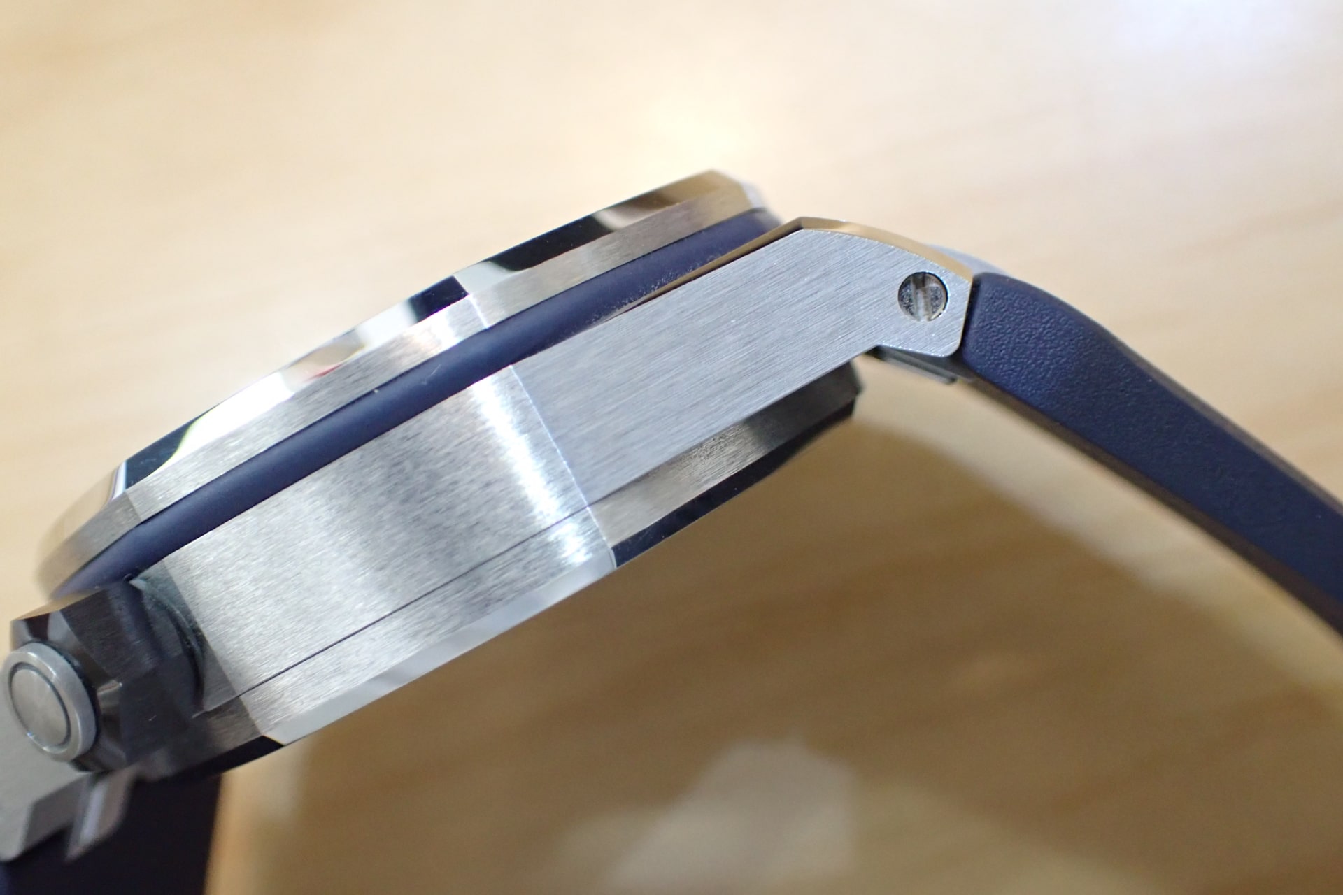 AUDEMARS PIGUET/オーデマピゲ ロイヤルオーク オフショア ダイバー　Ref.15720ST.OO.A027CA.01　ブルー文字盤