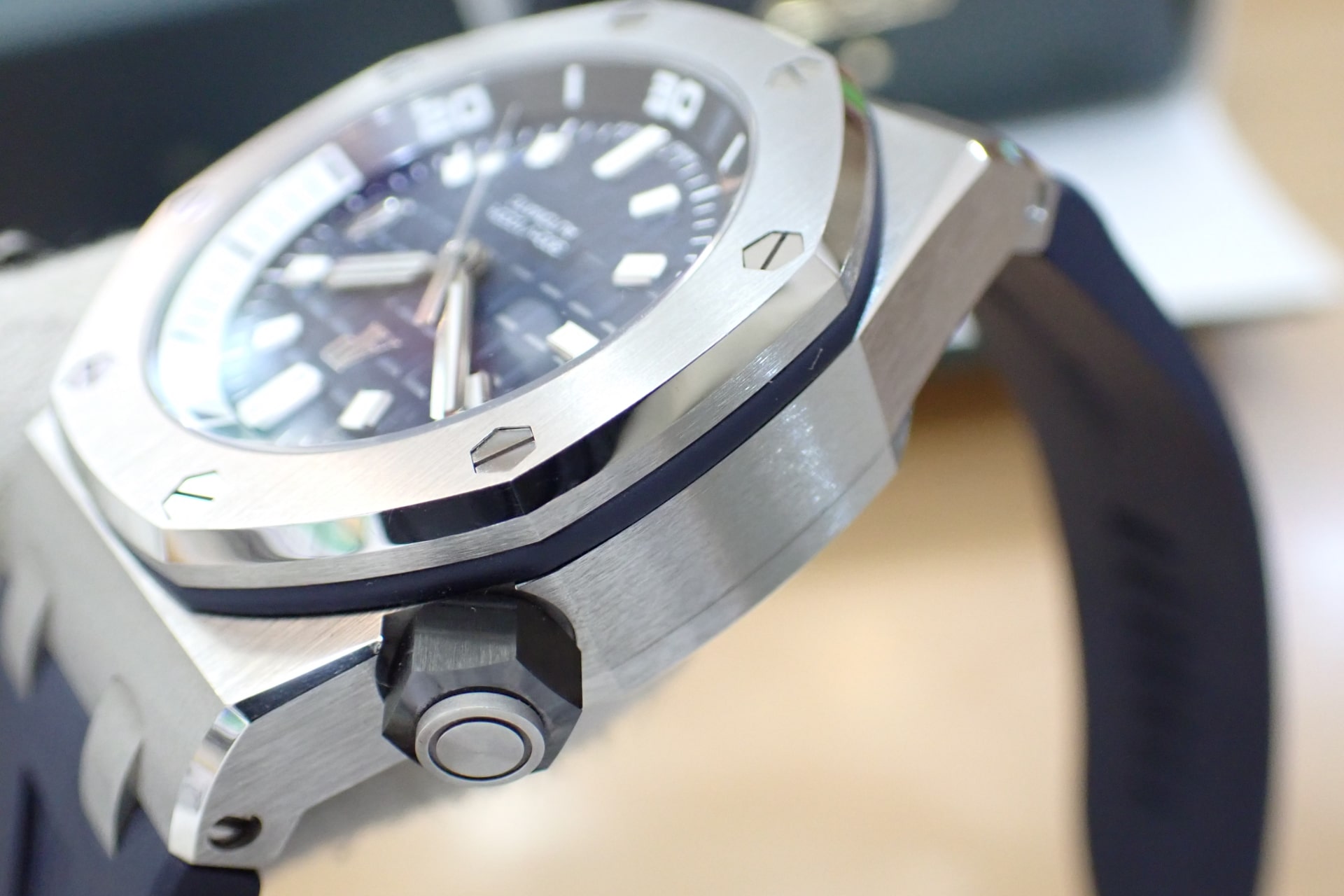 AUDEMARS PIGUET/オーデマピゲ ロイヤルオーク オフショア ダイバー　Ref.15720ST.OO.A027CA.01　ブルー文字盤