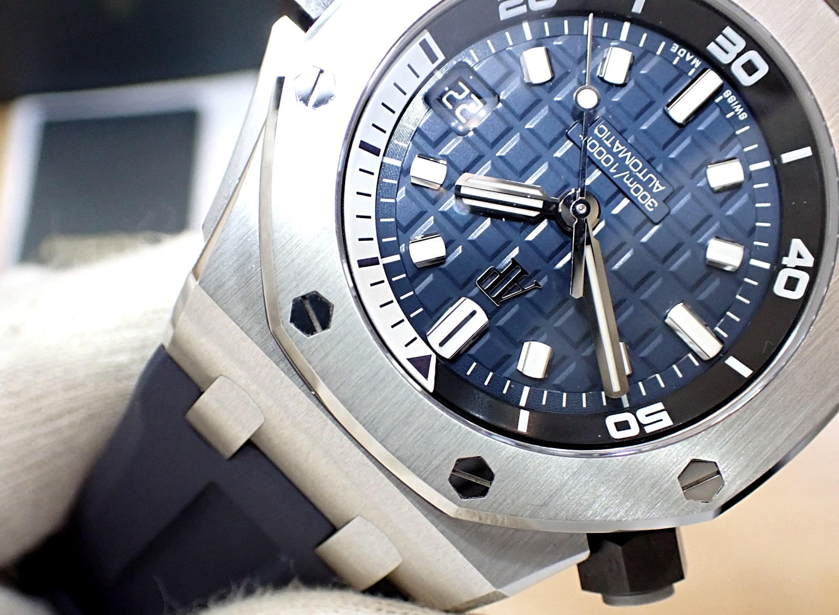 AUDEMARS PIGUET/オーデマピゲ ロイヤルオーク オフショア ダイバー　Ref.15720ST.OO.A027CA.01　ブルー文字盤