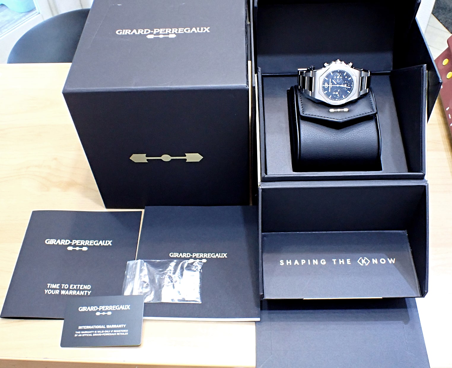 GIRARD PERREGAUX/ジラールペルゴ ロレアート 42mm クロノグラフ Ref.81020-11-431-BB4A ブルー文字盤