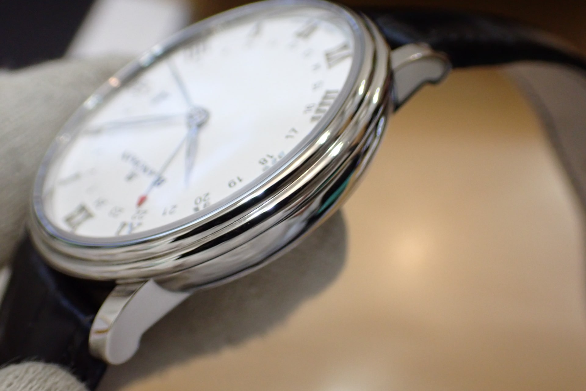 信 Amazon.com: ZZNICK Genuine Leather Messenger Bag, Sling Bag