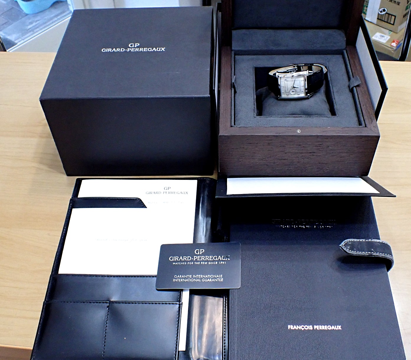 ジラールペルゴ/GIRARD PERREGAUX ヴィンテージ1945 Ref.25835-11-111-0