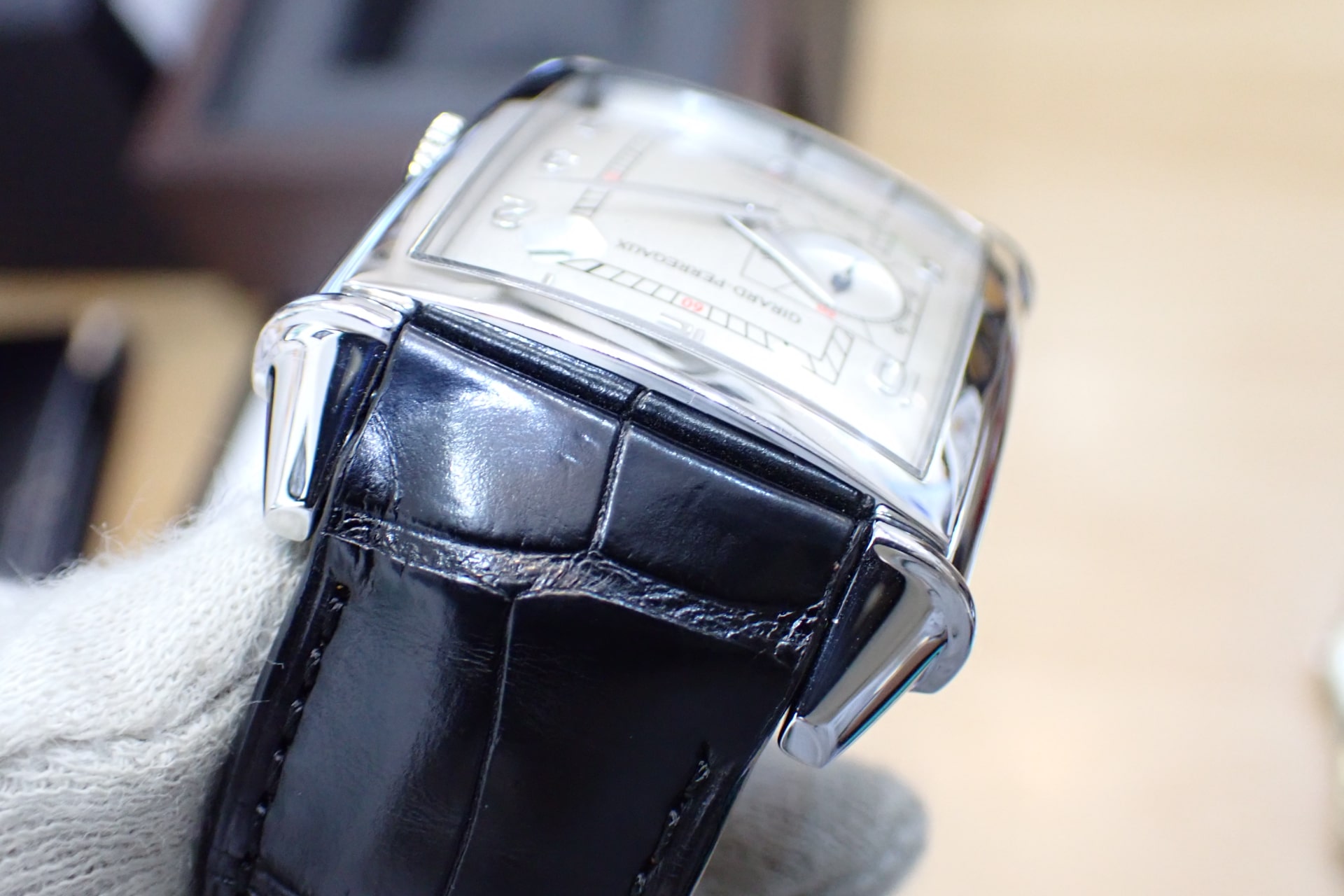 ジラールペルゴ/GIRARD PERREGAUX ヴィンテージ1945 Ref.25835-11-111-0