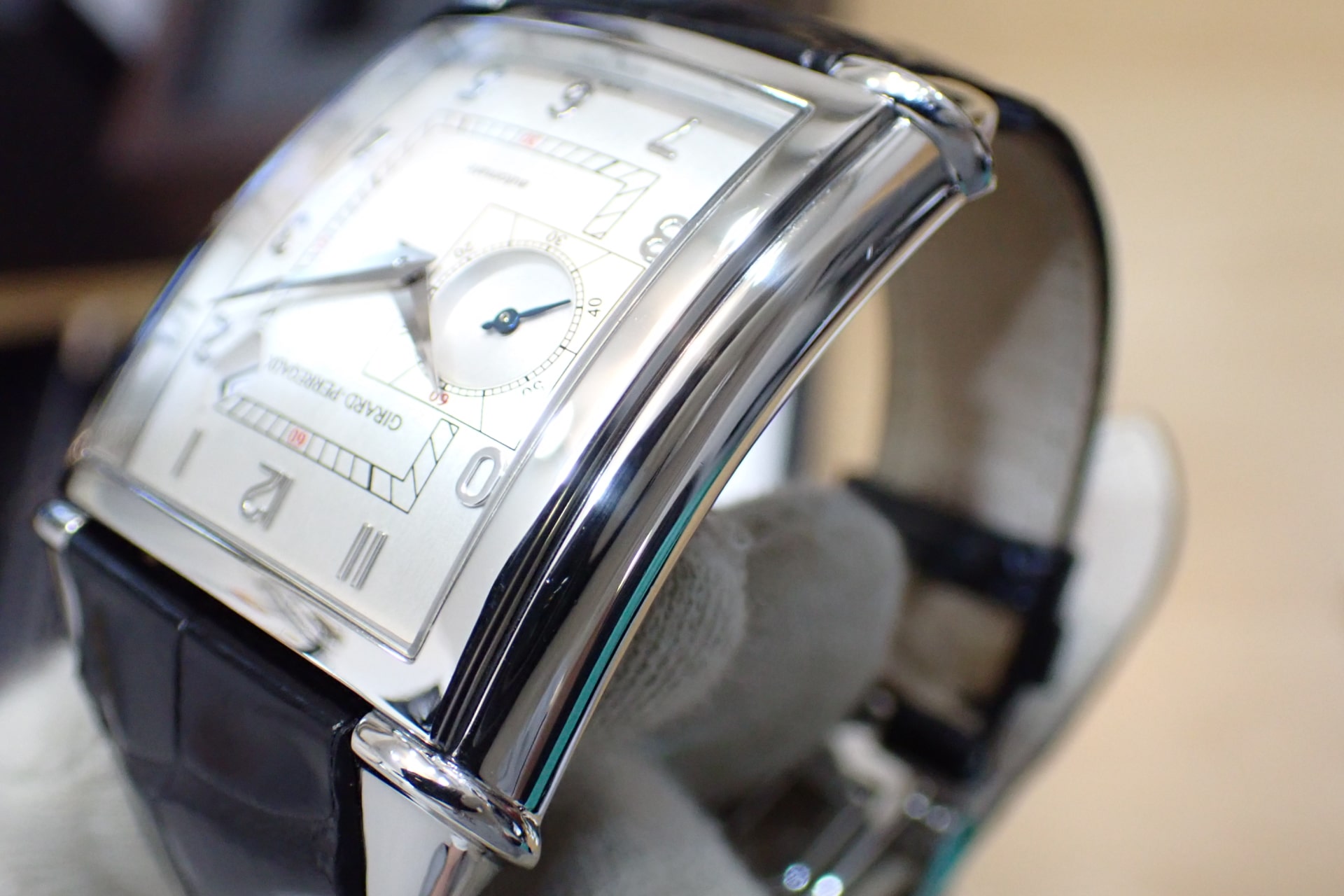 ジラールペルゴ/GIRARD PERREGAUX ヴィンテージ1945 Ref.25835-11-111-0