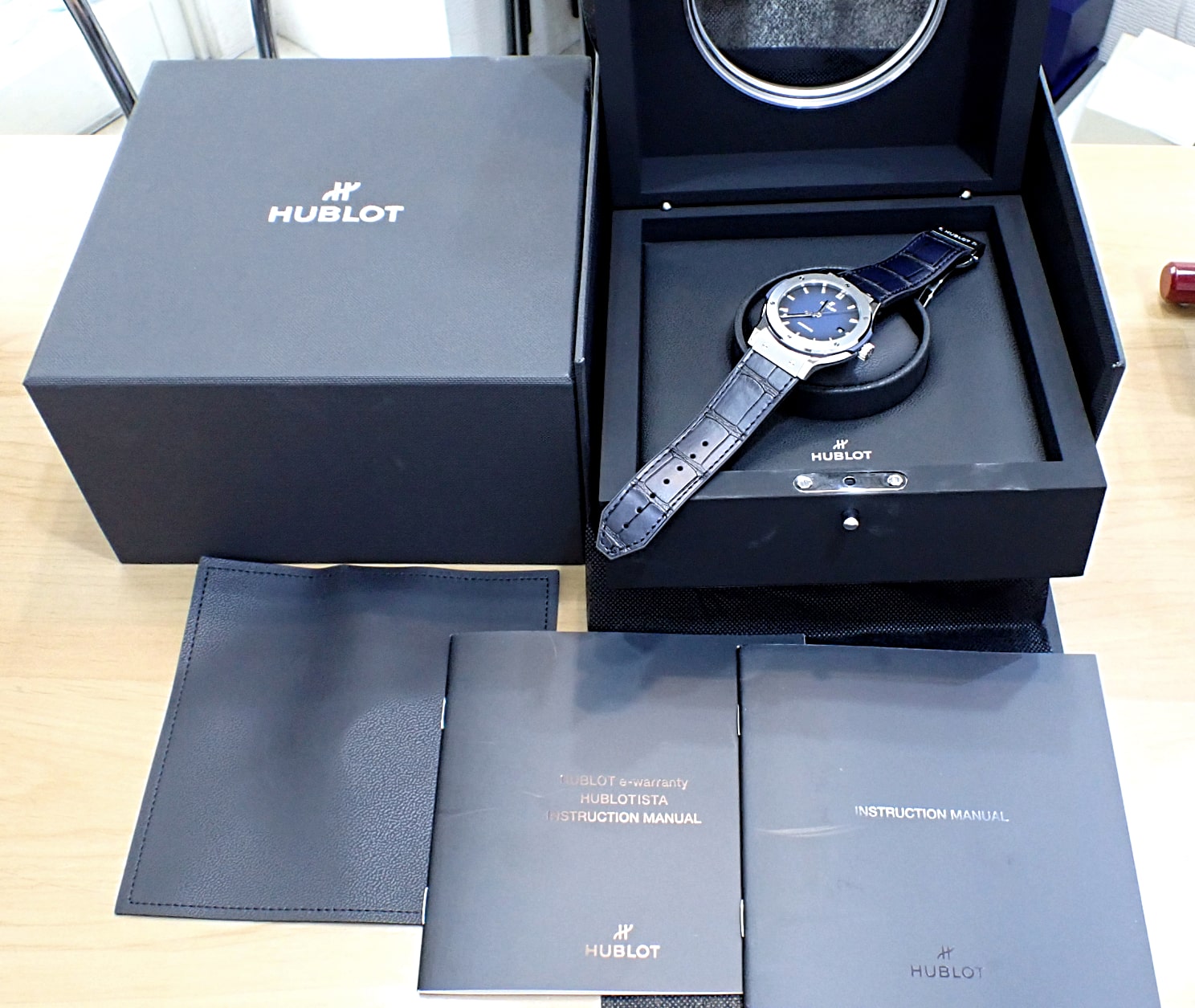 HUBLOT/ウブロ クラシック フュージョン　ディープブルー 日本限 Ref.542.NX.6670.LR.JPN18