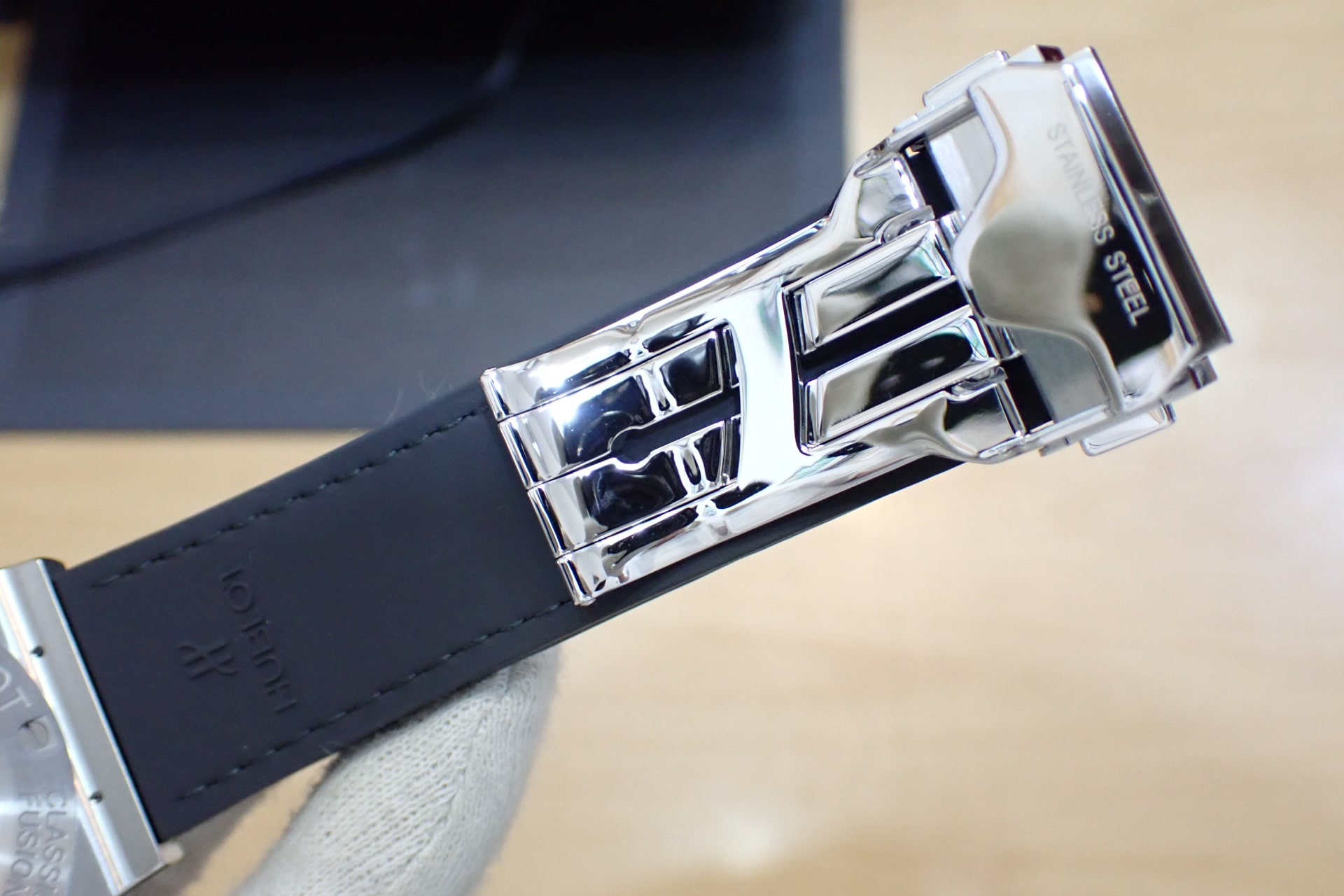 HUBLOT/ウブロ クラシック フュージョン　ディープブルー 日本限 Ref.542.NX.6670.LR.JPN18