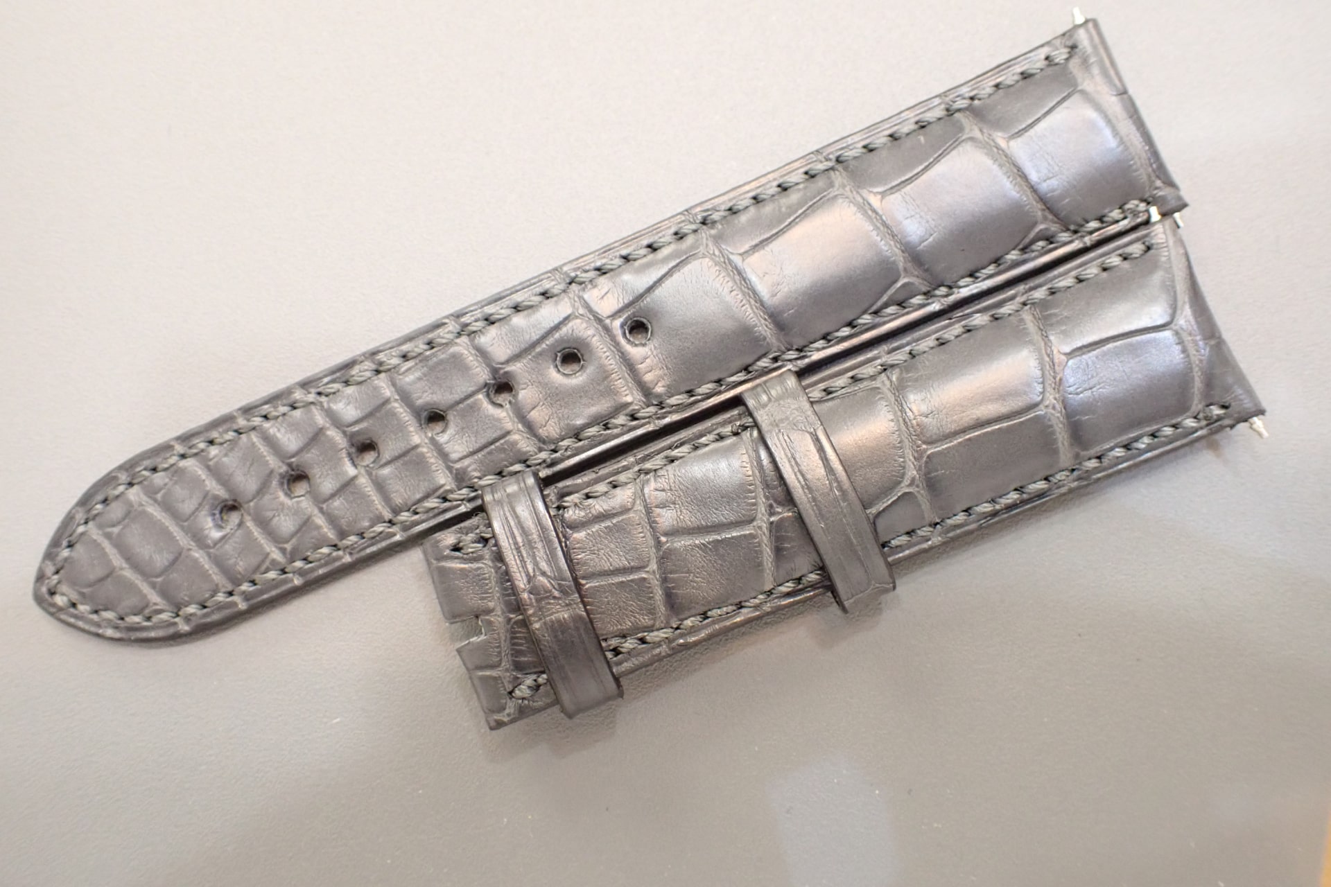 H.MOSER&CIE./H.モーザー エンデバー センターセコンド オートマティック 18KWG Ref.1200-0201 ファンキーブルー文字盤