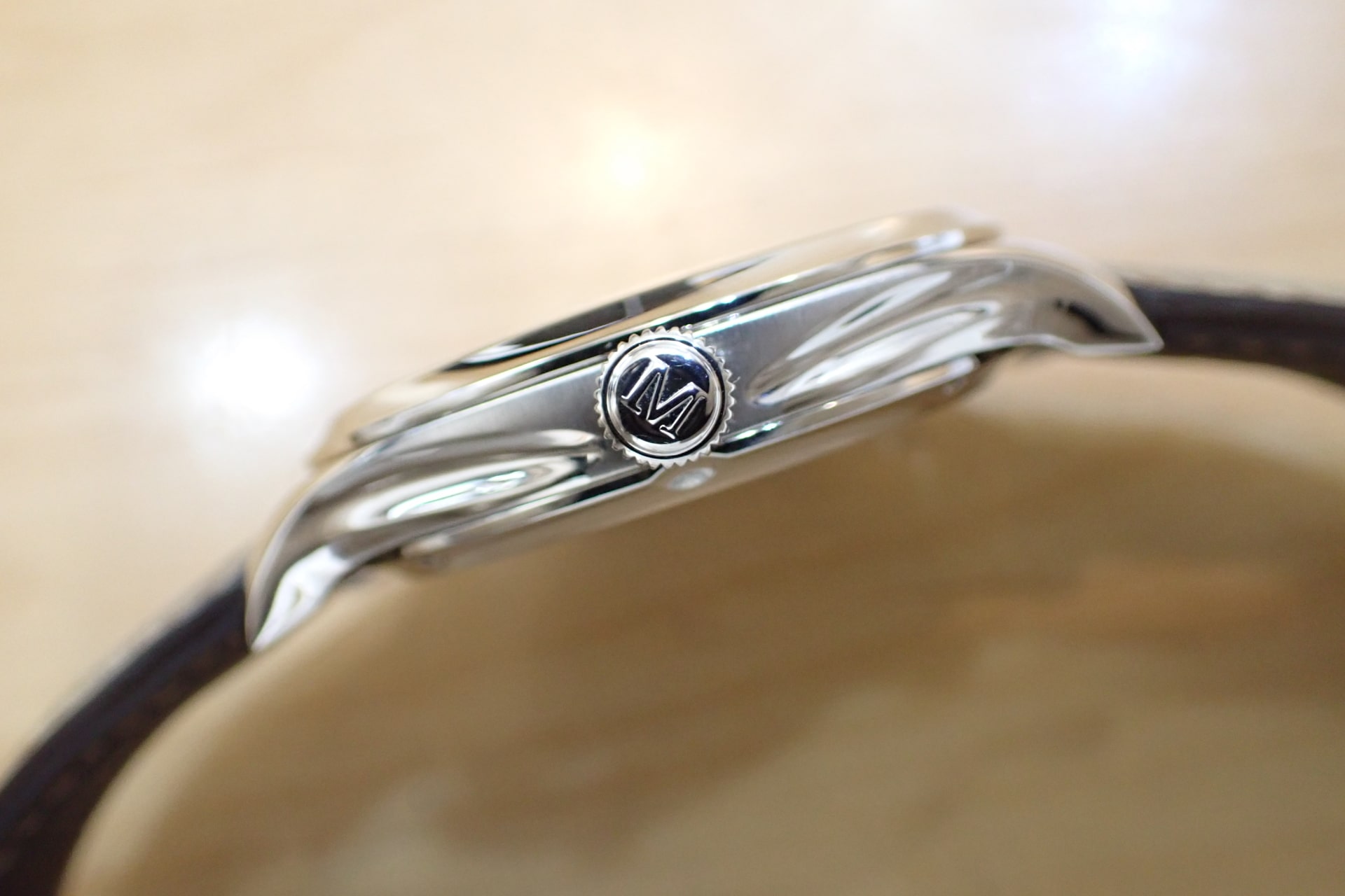 H.MOSER&CIE./H.モーザー エンデバー センターセコンド オートマティック 18KWG Ref.1200-0201 ファンキーブルー文字盤