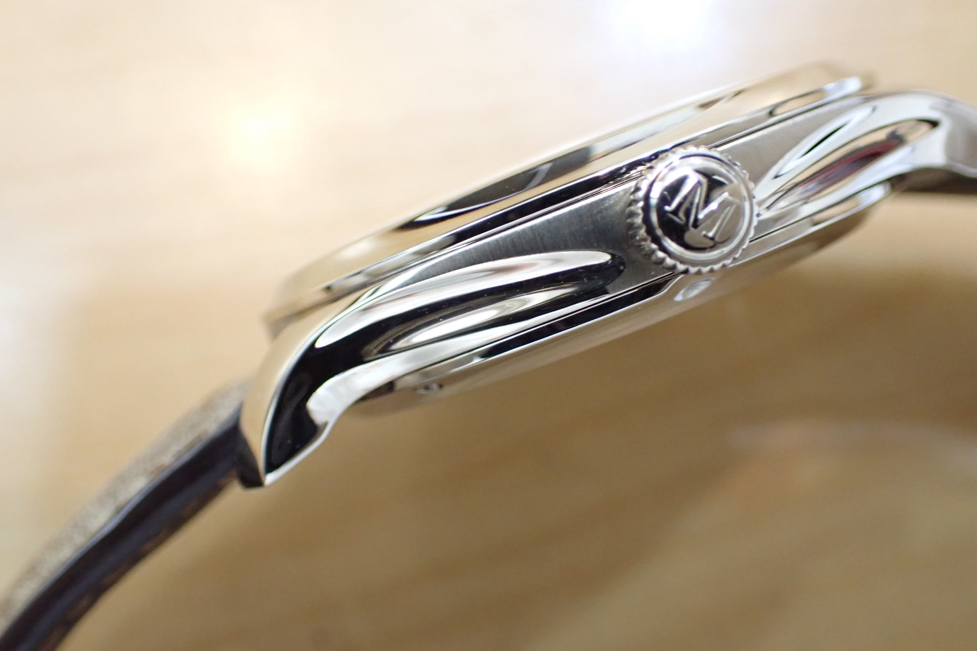 H.MOSER&CIE./H.モーザー エンデバー センターセコンド オートマティック 18KWG Ref.1200-0201 ファンキーブルー文字盤