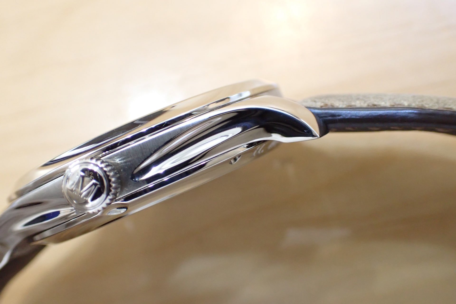 H.MOSER&CIE./H.モーザー エンデバー センターセコンド オートマティック 18KWG Ref.1200-0201 ファンキーブルー文字盤