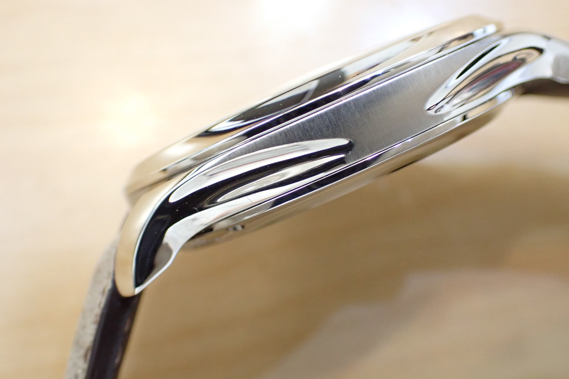 H.MOSER&CIE./H.モーザー エンデバー センターセコンド オートマティック 18KWG Ref.1200-0201 ファンキーブルー文字盤