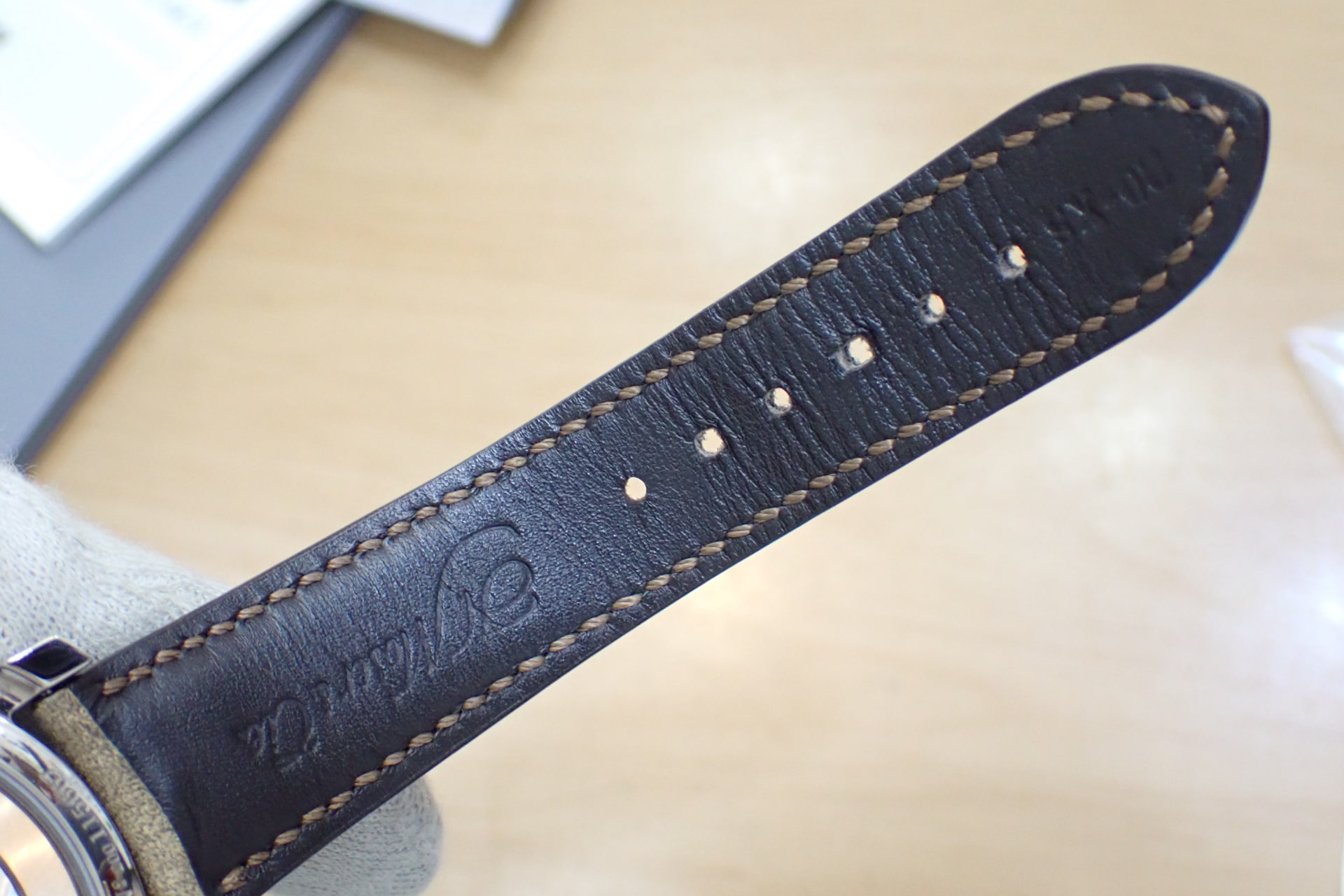 H.MOSER&CIE./H.モーザー エンデバー センターセコンド オートマティック 18KWG Ref.1200-0201 ファンキーブルー文字盤