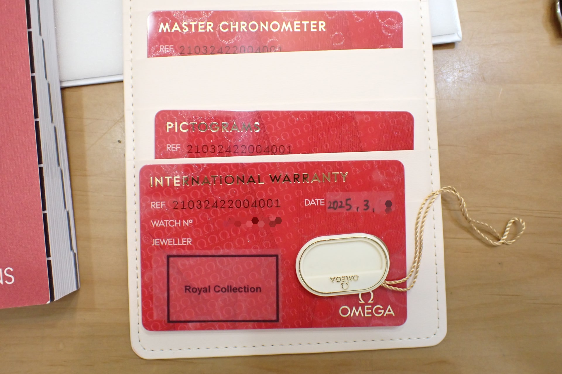 オメガ/OMEGA シーマスター ダイバー 300m コーアクシャル マスター クロノメーター 42mm Ref.210.32.42.20.04.001 純正メッシュブレスモデル