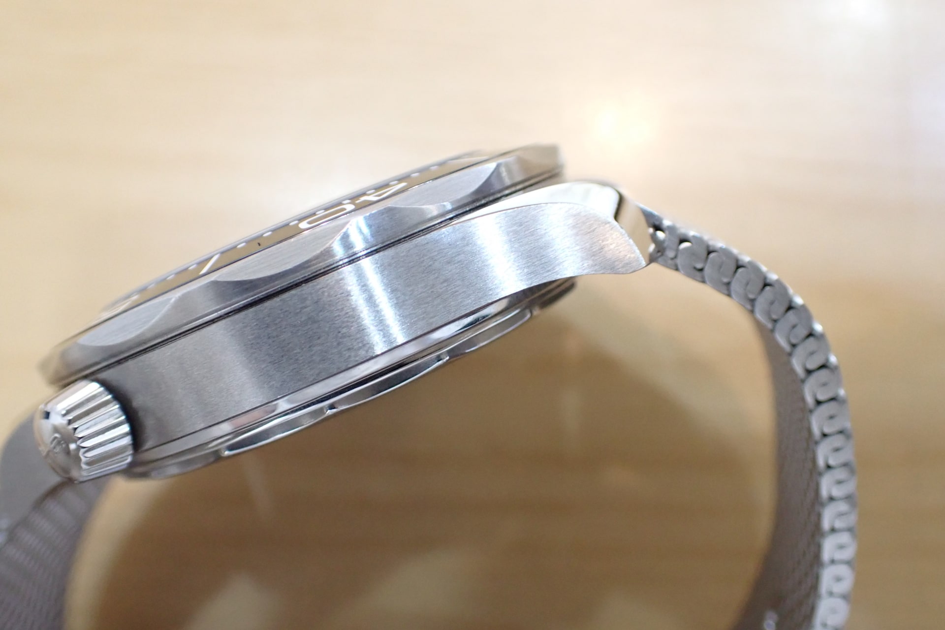 オメガ/OMEGA シーマスター ダイバー 300m コーアクシャル マスター クロノメーター 42mm Ref.210.32.42.20.04.001 純正メッシュブレスモデル