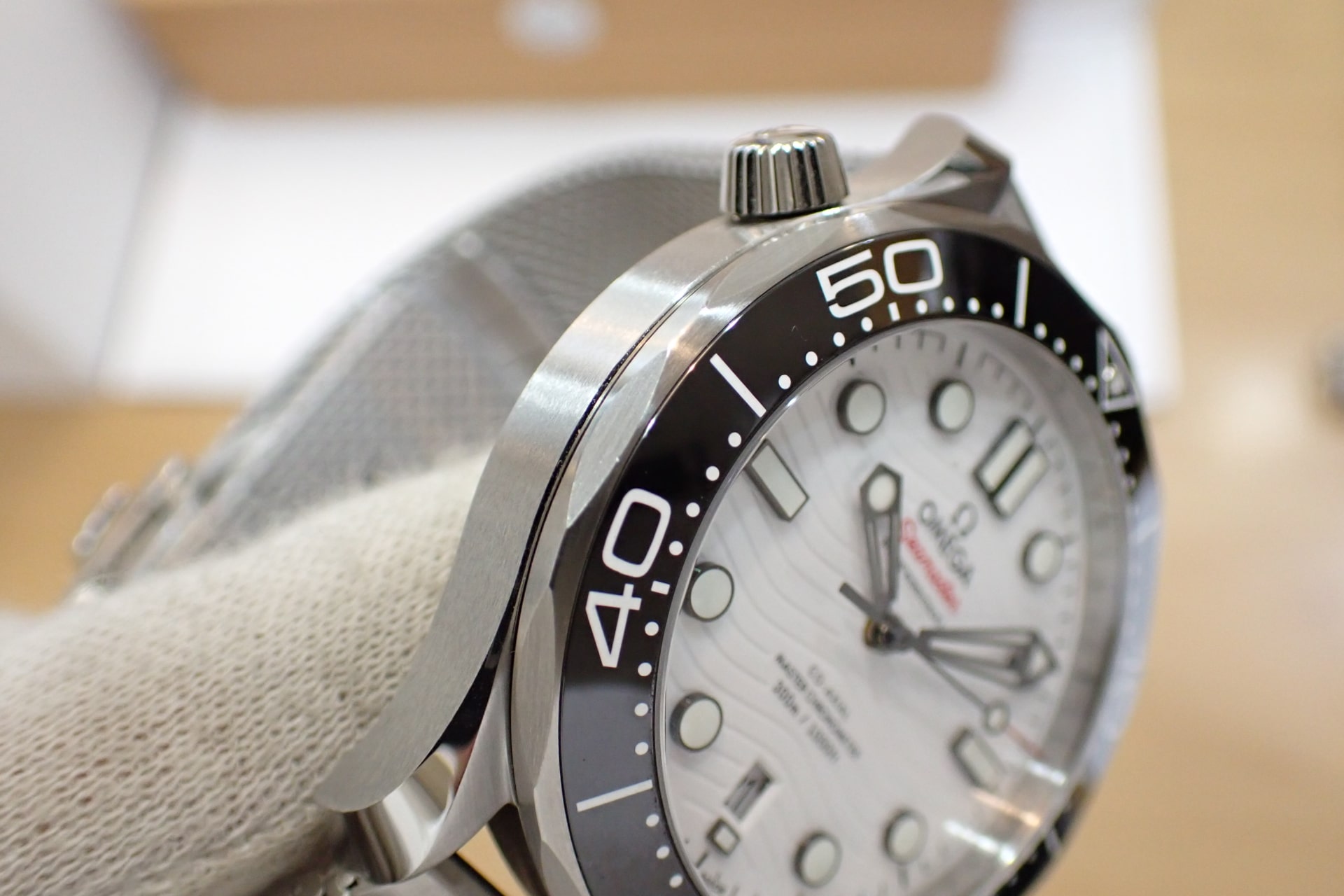 オメガ/OMEGA シーマスター ダイバー 300m コーアクシャル マスター クロノメーター 42mm Ref.210.32.42.20.04.001 純正メッシュブレスモデル