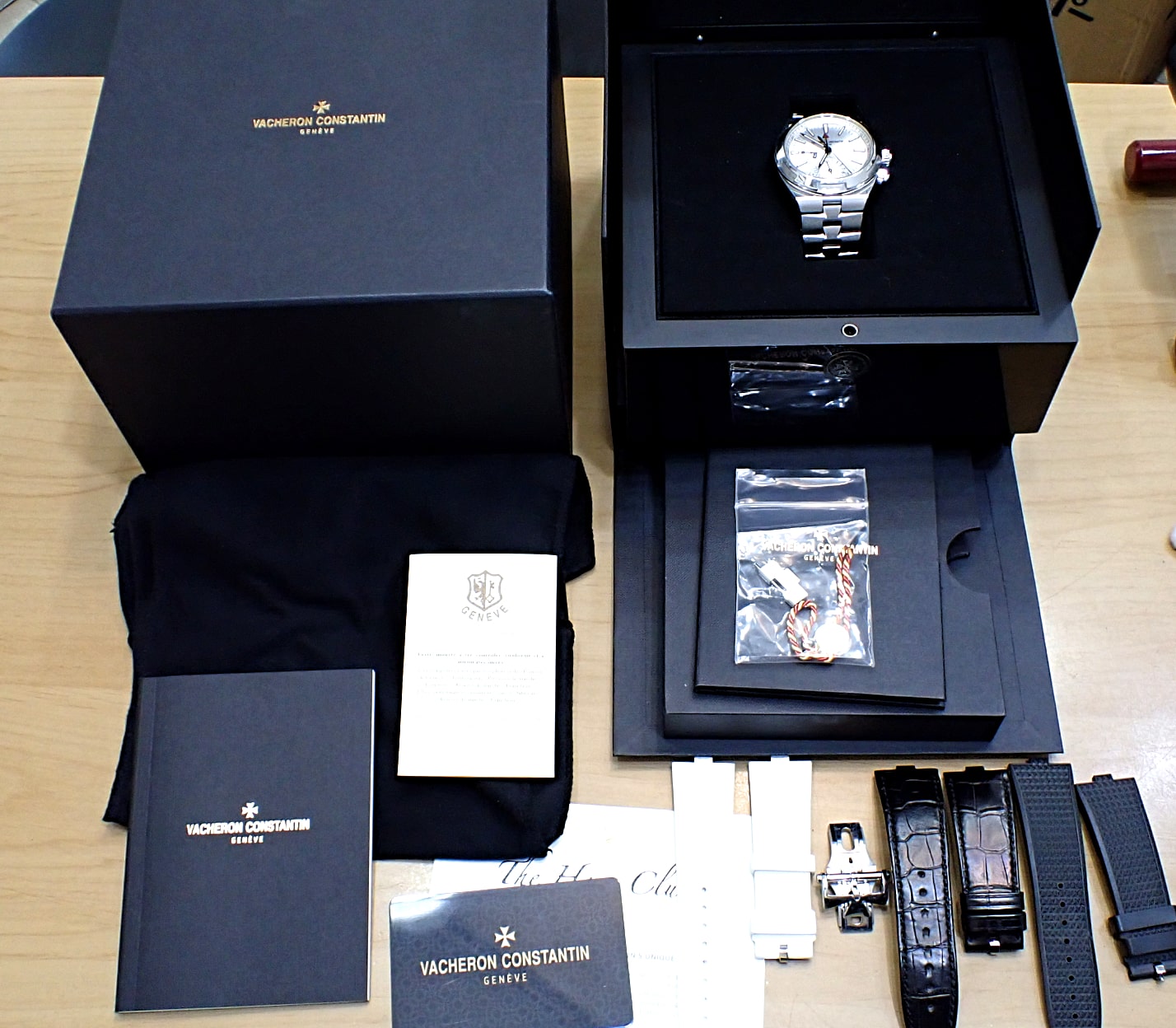 VACHERON CONSTANTIN/ヴァシュロンコンスタンタン オーヴァーシーズ デュアルタイム Ref.7900V/110A-B333