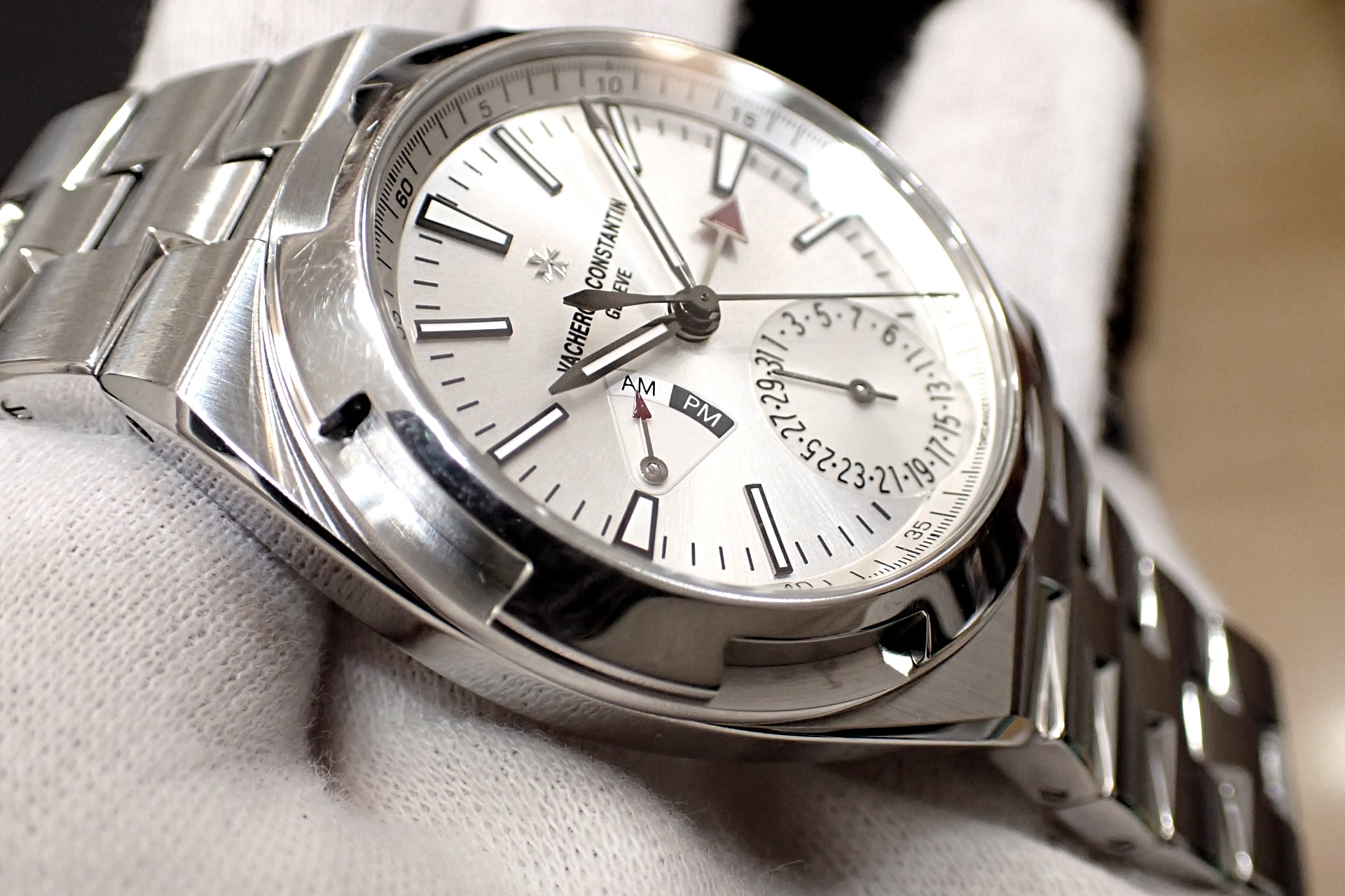 VACHERON CONSTANTIN/ヴァシュロンコンスタンタン オーヴァーシーズ デュアルタイム Ref.7900V/110A-B333