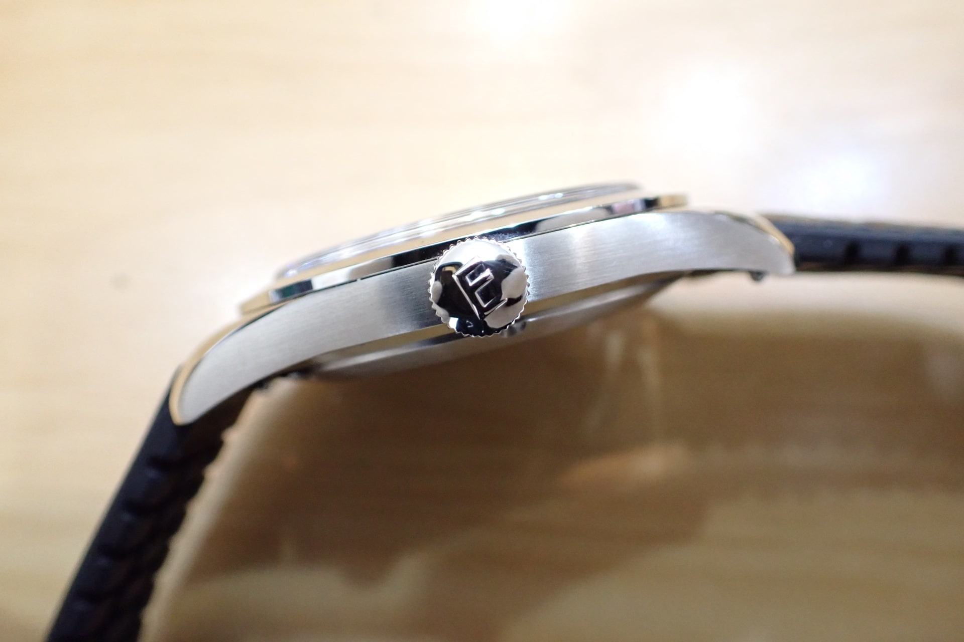 EBERHARD/エベラール サイエンティグラフ Ref.41043.01 CP 黒文字盤 メーカー純正レザーストラップ2本付き