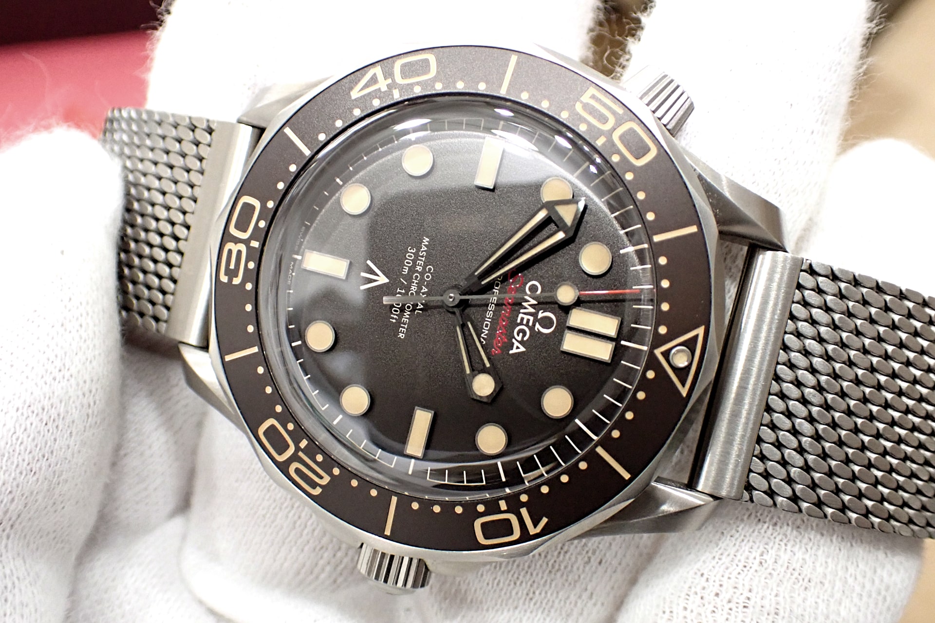 OMEGA/オメガ シーマスター 300m コーアクシャル マスタークロノメーター 007エディション Ref.210.90.42.20.01.001