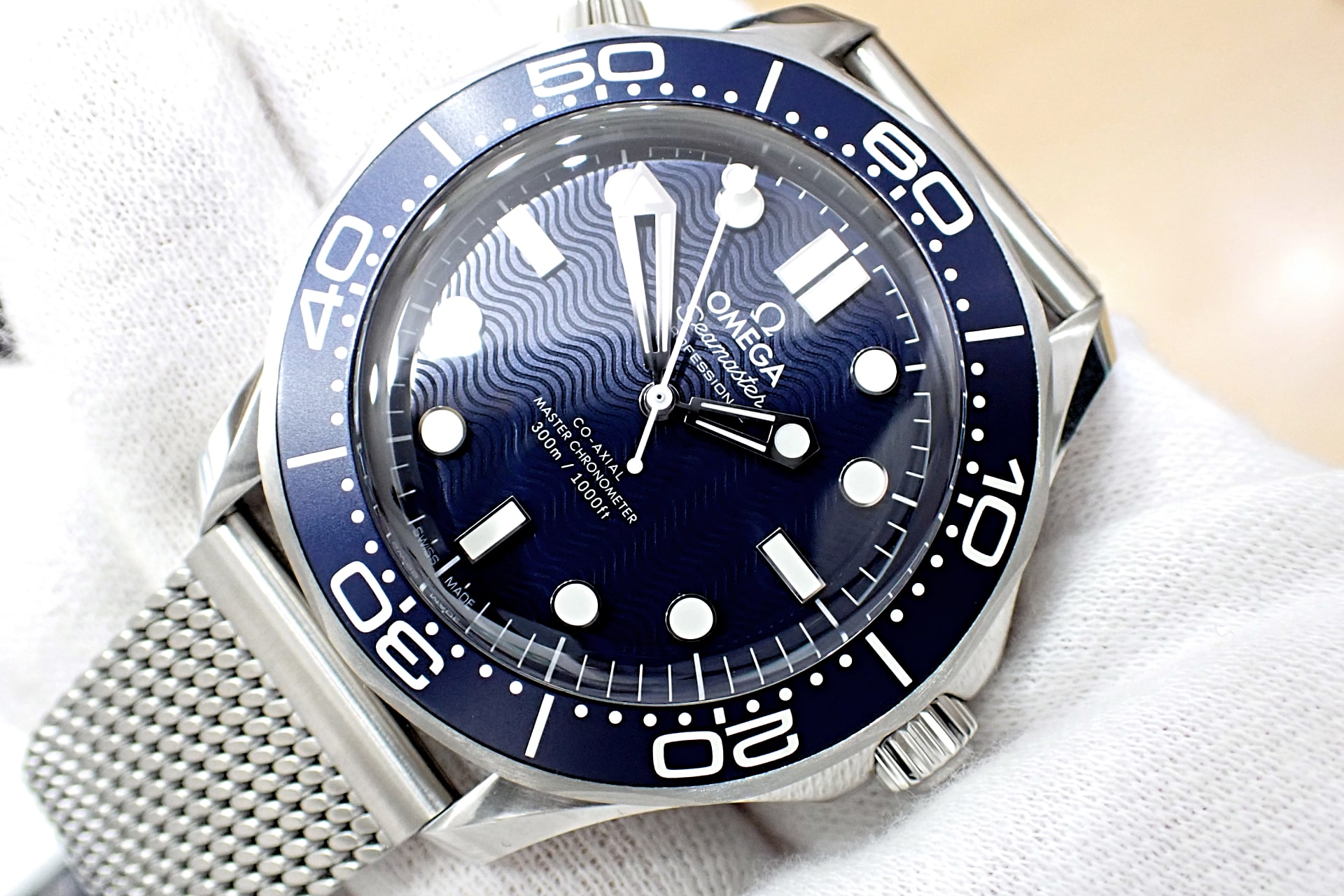 オメガ/OMEGA シーマスター ダイバー 300m コーアクシャル マスタークロノメーター 42mm ボンド映画60周年記念モデル Ref.210.30.42.20.03.002