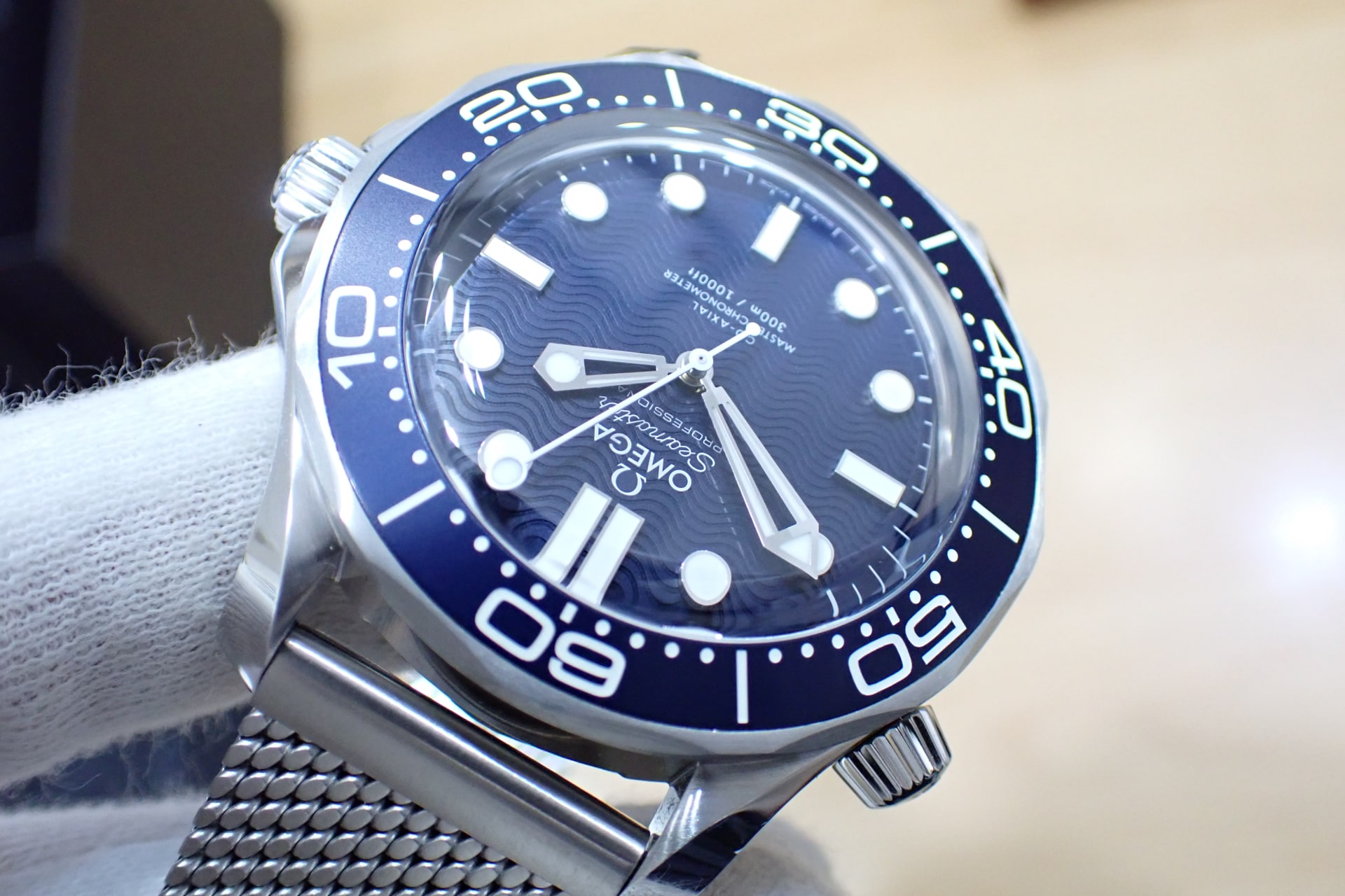 オメガ/OMEGA シーマスター ダイバー 300m コーアクシャル マスタークロノメーター 42mm ボンド映画60周年記念モデル Ref.210.30.42.20.03.002