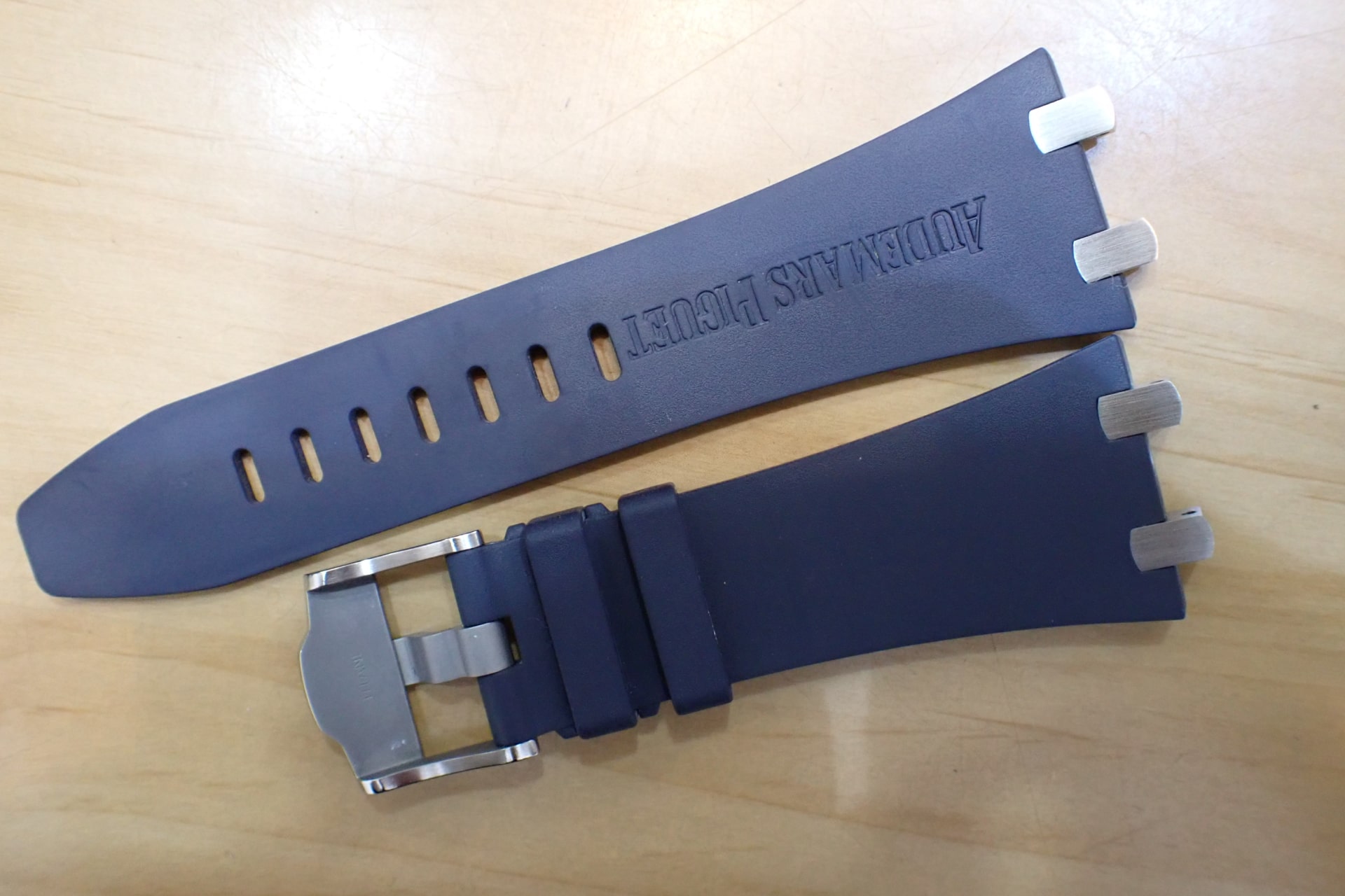 オーデマピゲ/Audemars Piguet ロイヤルオーク オフショア クロノグラフ ブルー Ref.26480TI.OO.A027CA.01 純正チタン製ブレス付き