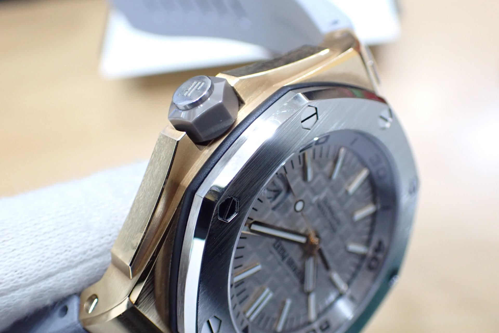 オーデマピゲ/AUDEMARS PIGUET ロイヤルオーク オフショア ダイバー 18KPG ブティック限定500本 Ref.15711OI.OO.A006CA.01